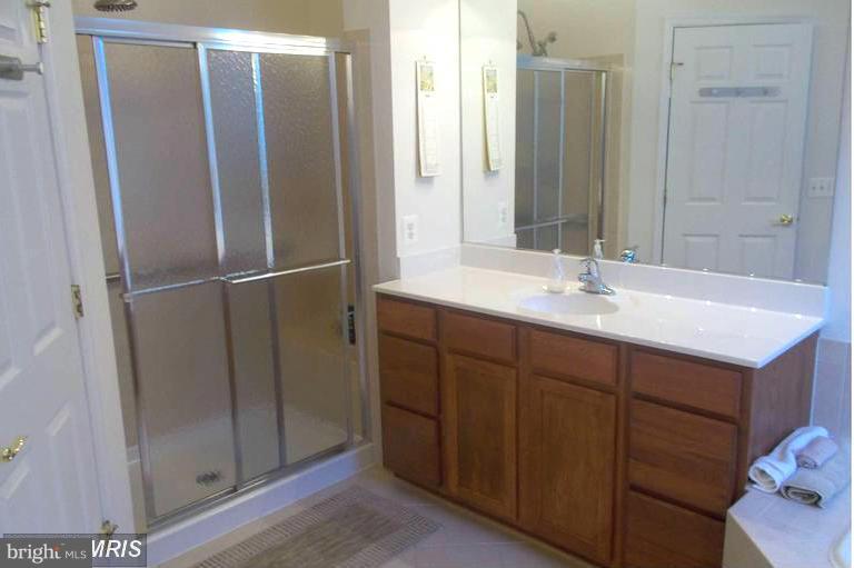 FOUR SEASONS - Residential Lease