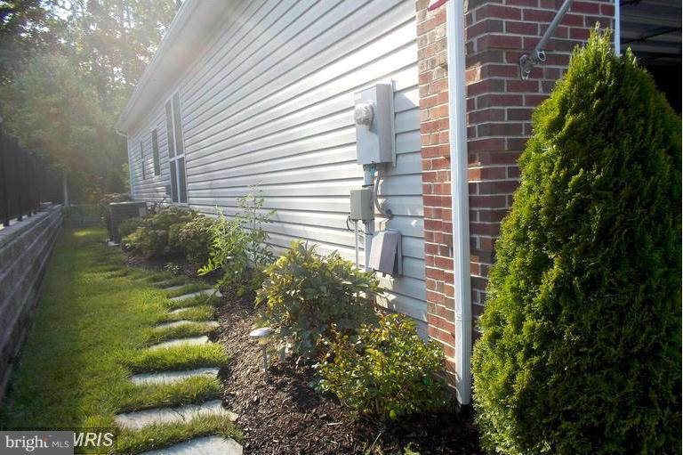 FOUR SEASONS - Residential Lease