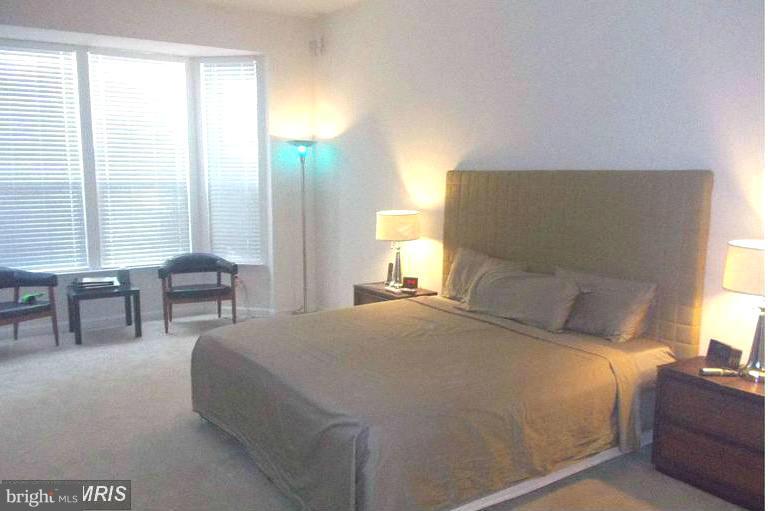 FOUR SEASONS - Residential Lease