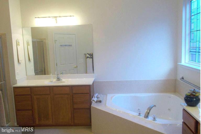 FOUR SEASONS - Residential Lease