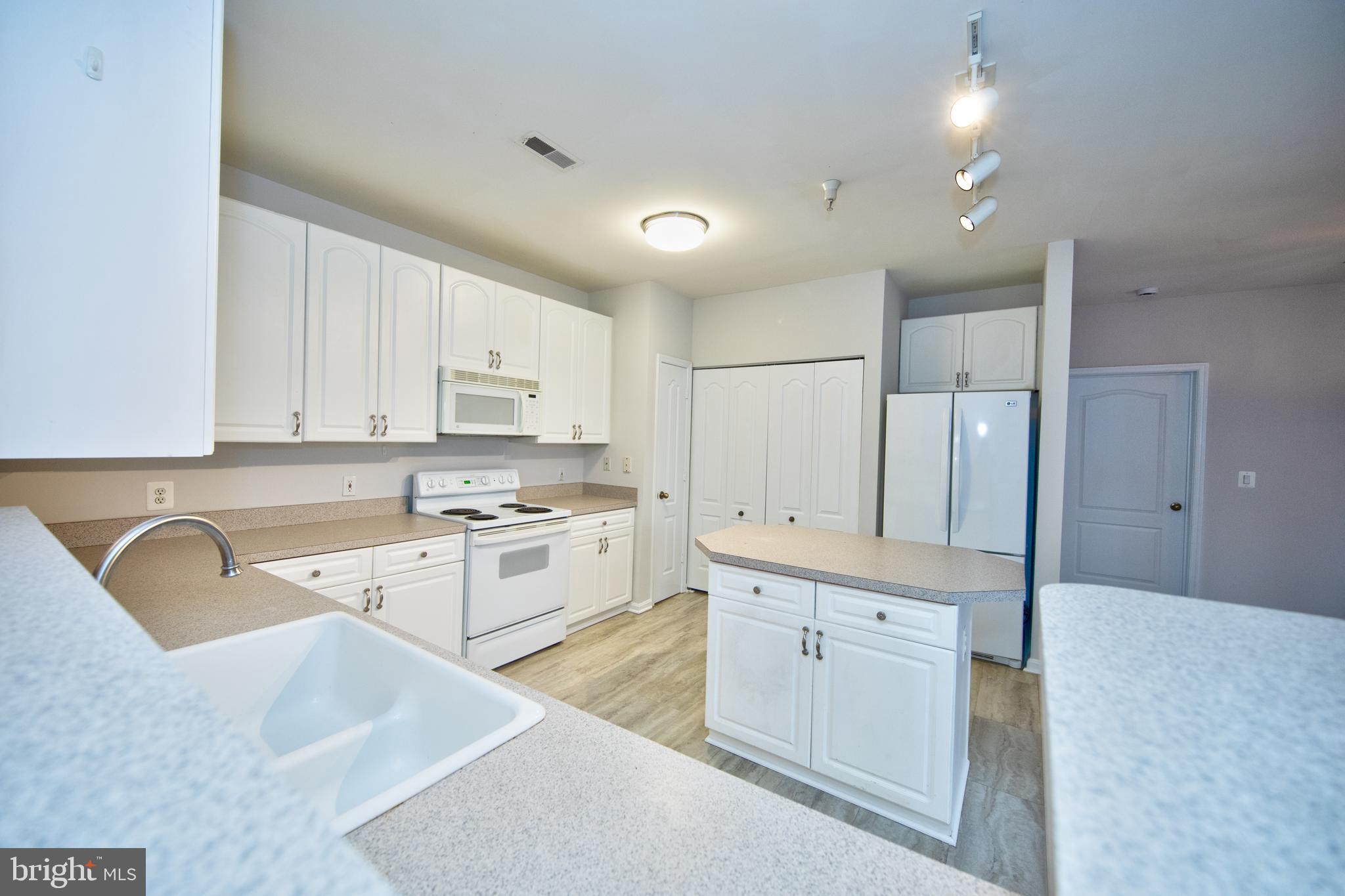 HIGH VIEW AT HUNT VALLEY - Residential