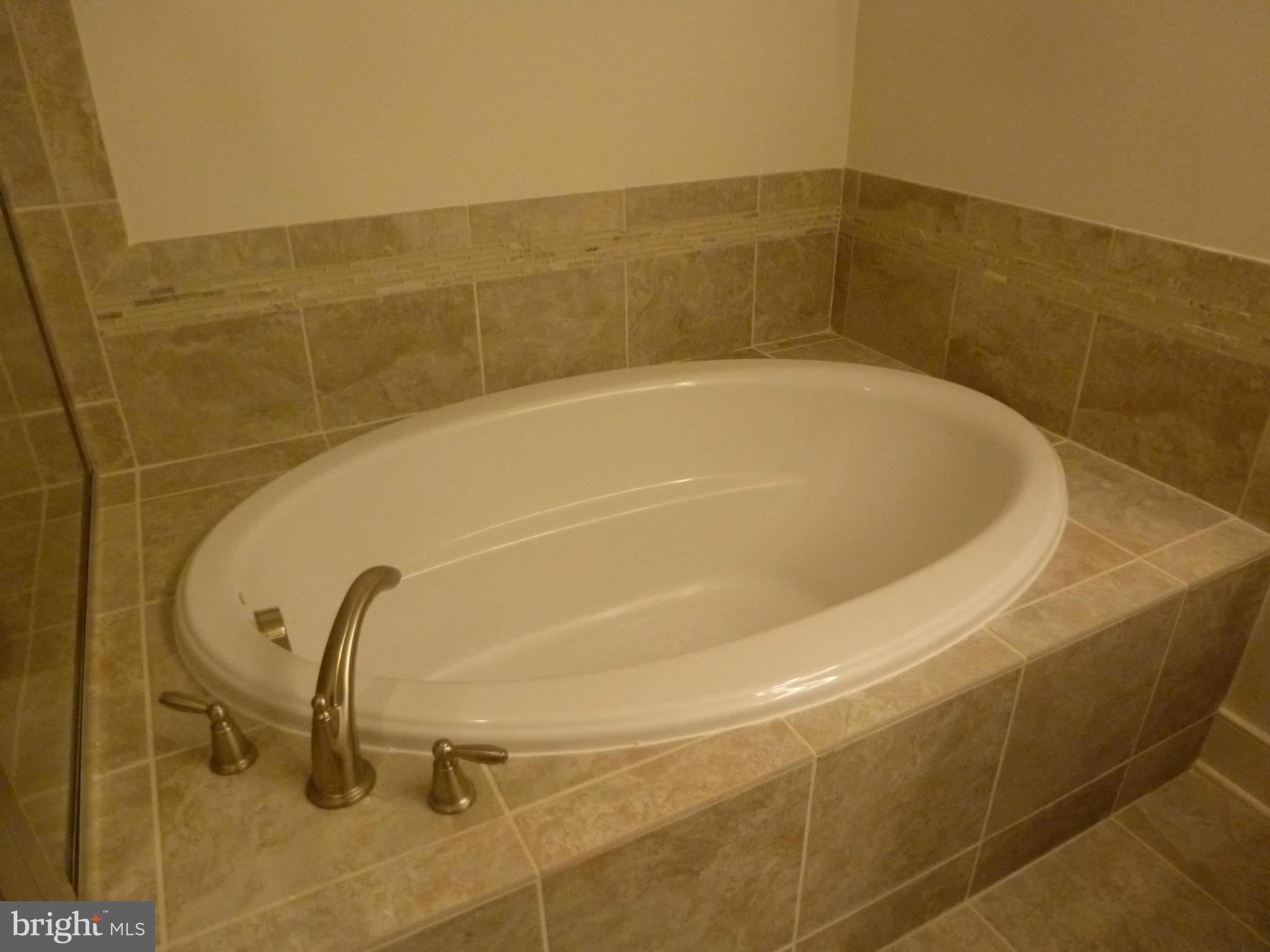 EAST GATE - Residential Lease