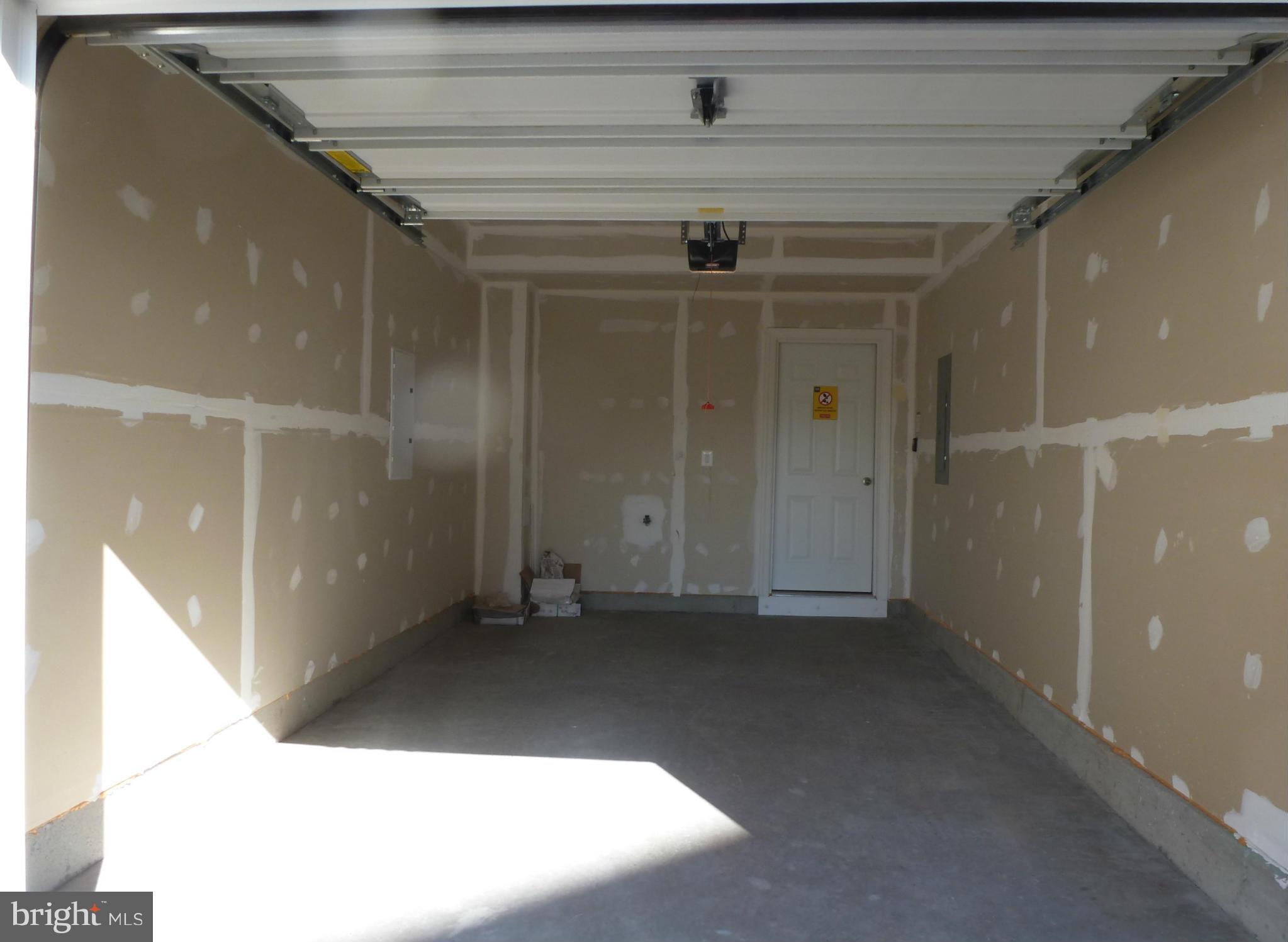 EAST GATE - Residential Lease