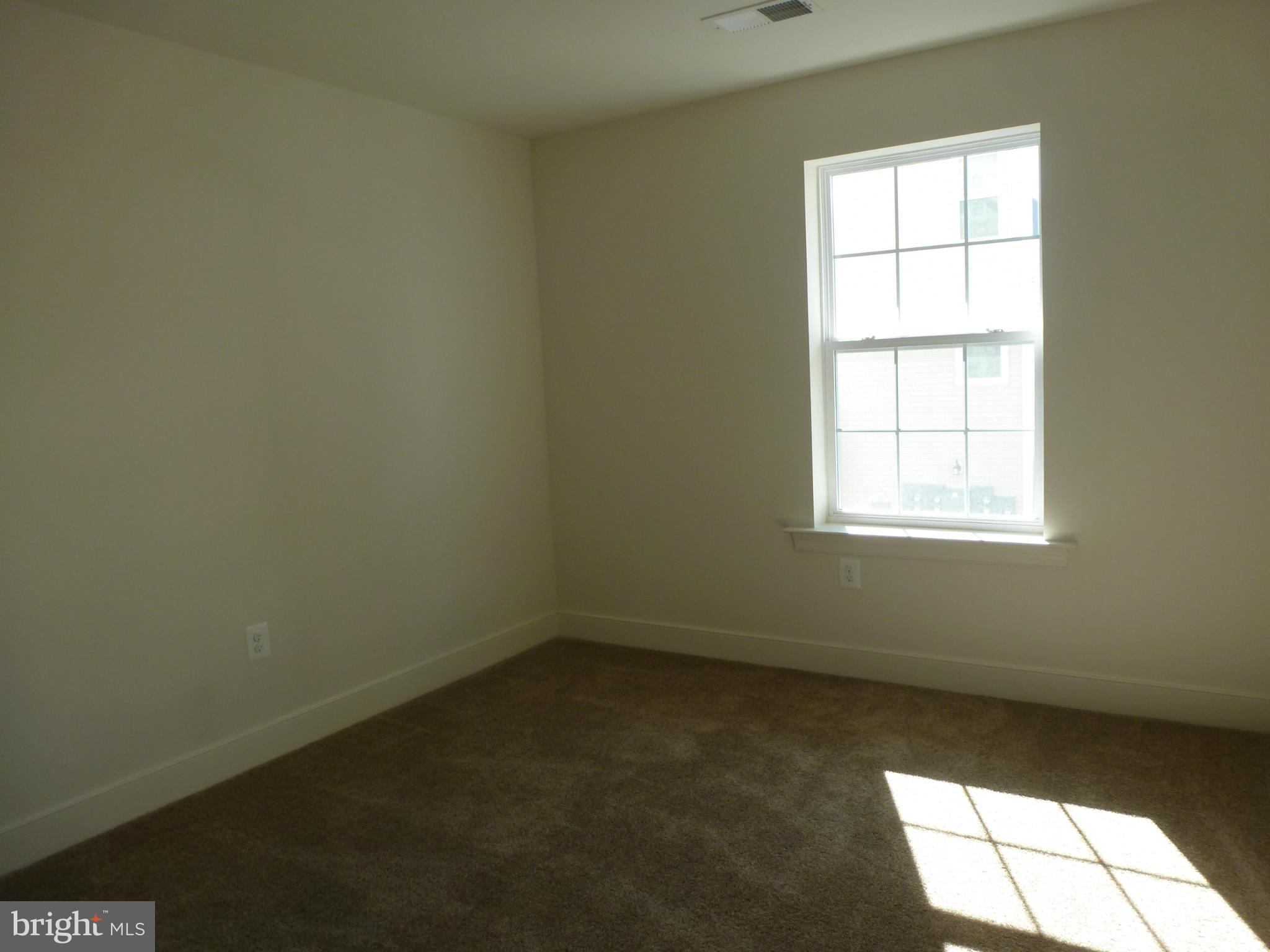 EAST GATE - Residential Lease