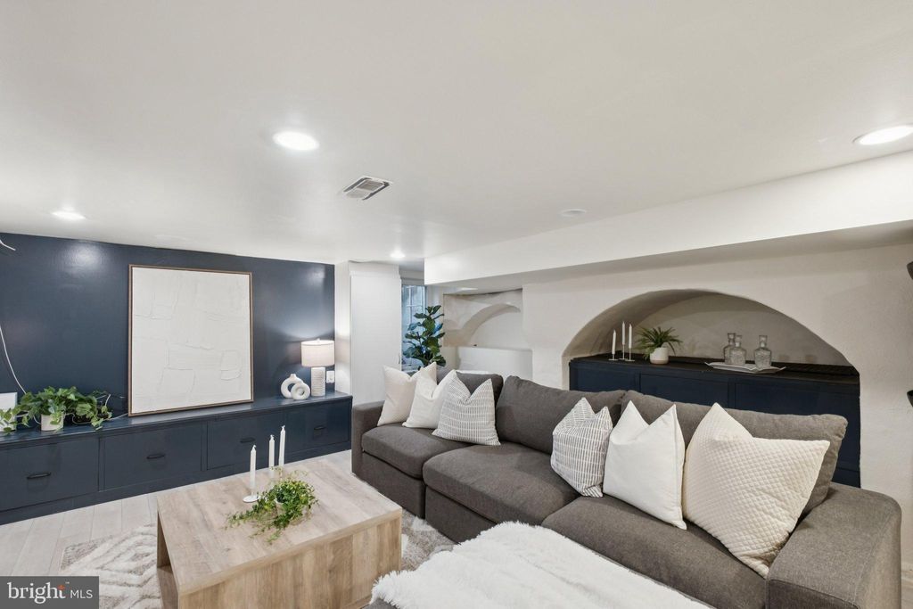 Photo of 923 S 3rd Street, PHILADELPHIA, PA 19147 (MLS # PAPH2569660)