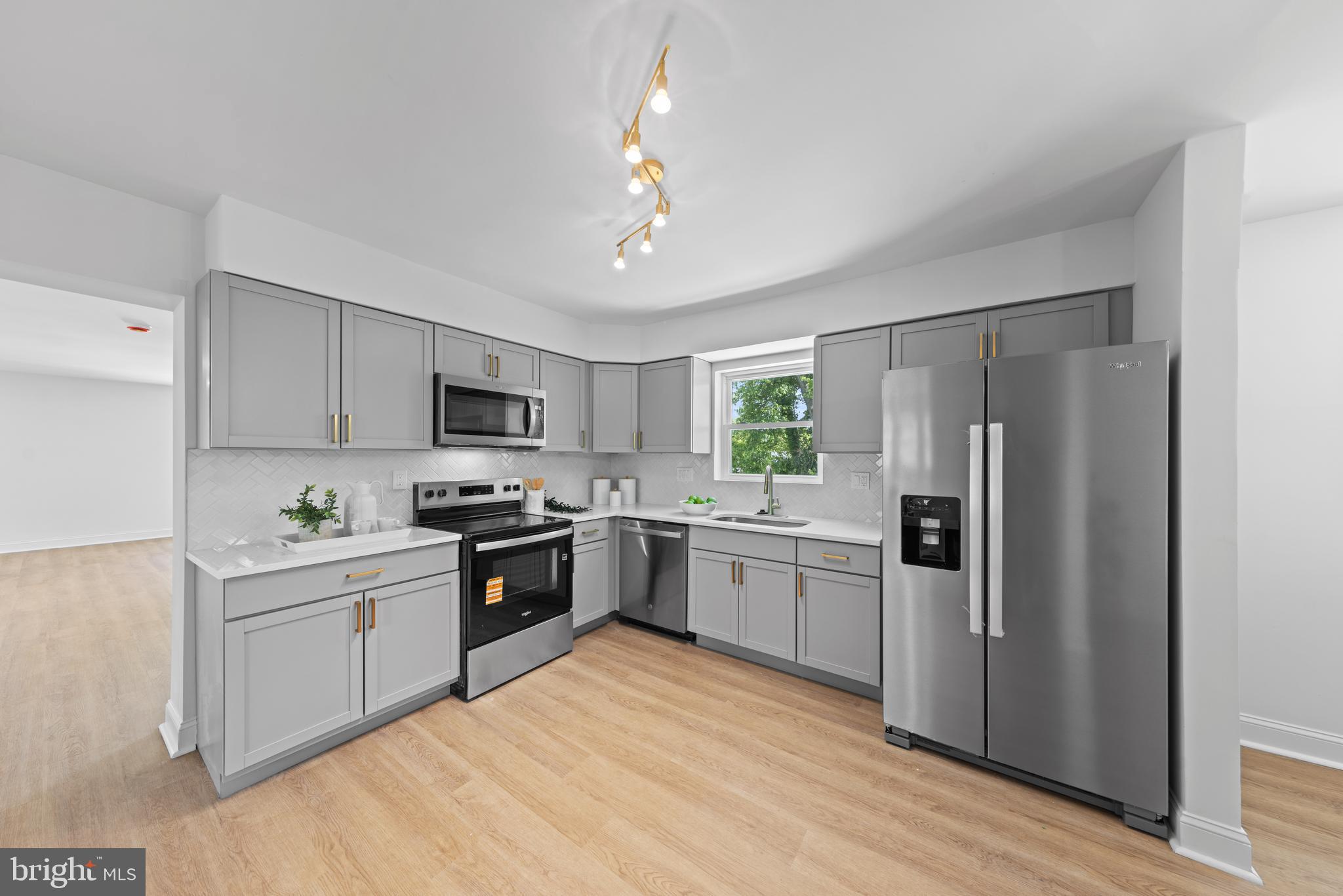 TANTALLON SQUARE - Residential