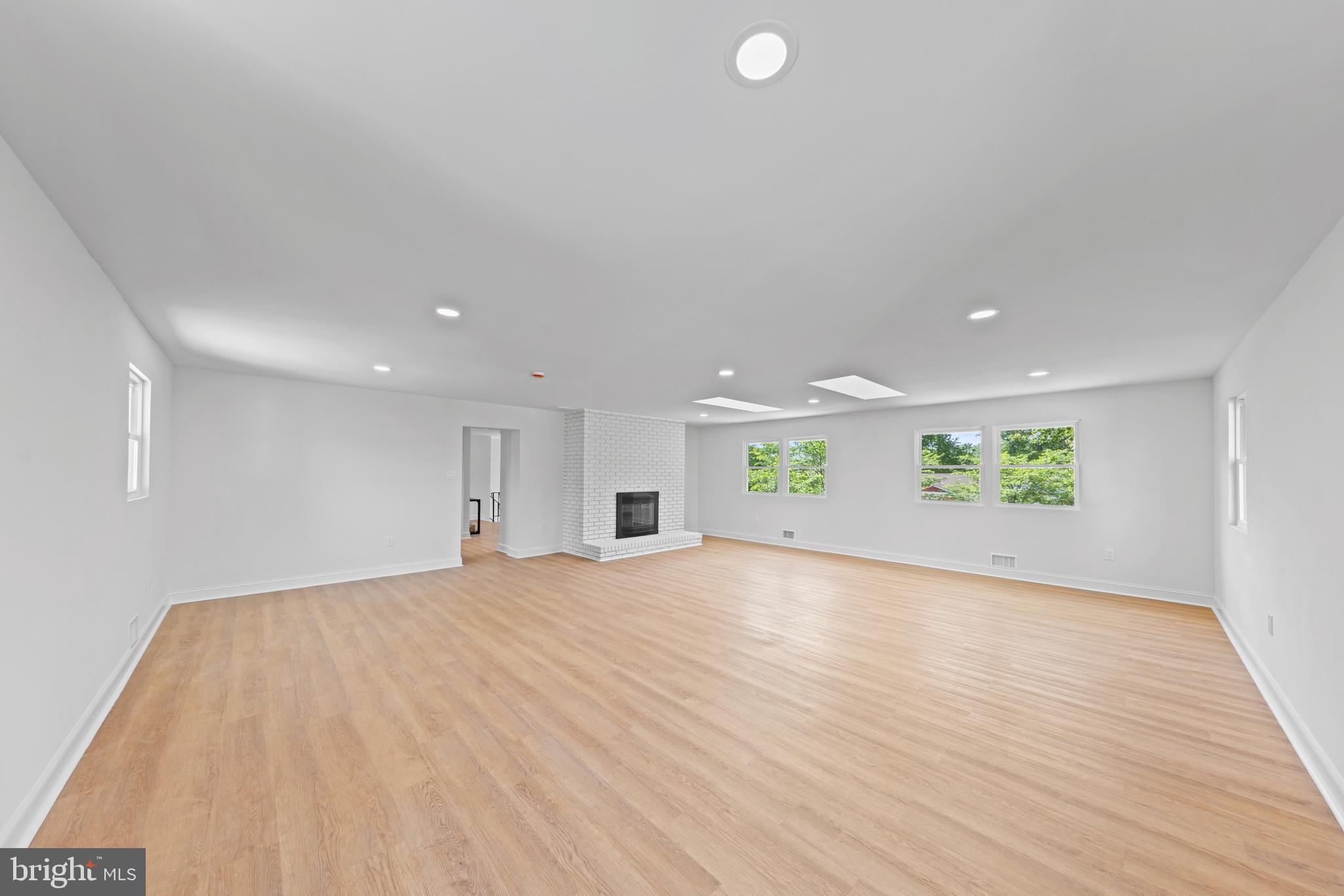 TANTALLON SQUARE - Residential