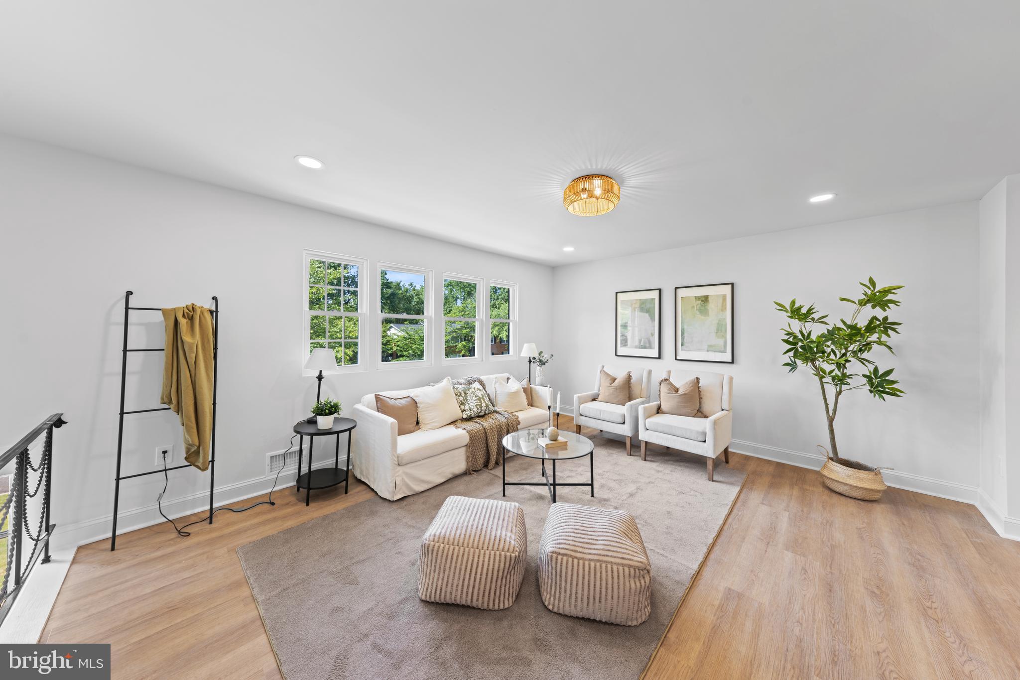TANTALLON SQUARE - Residential