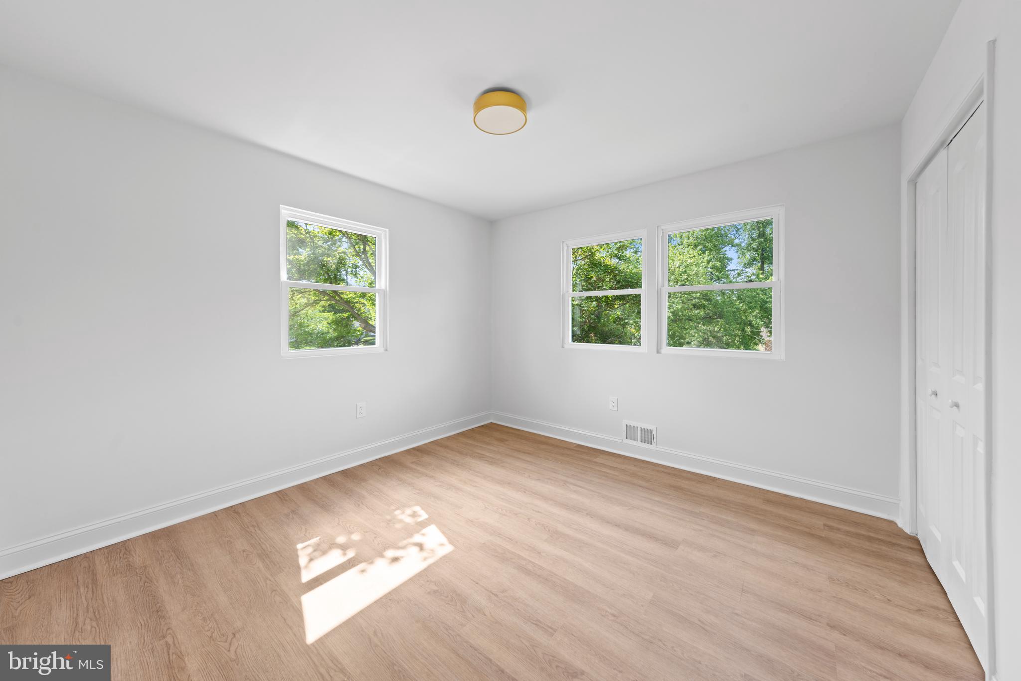 TANTALLON SQUARE - Residential