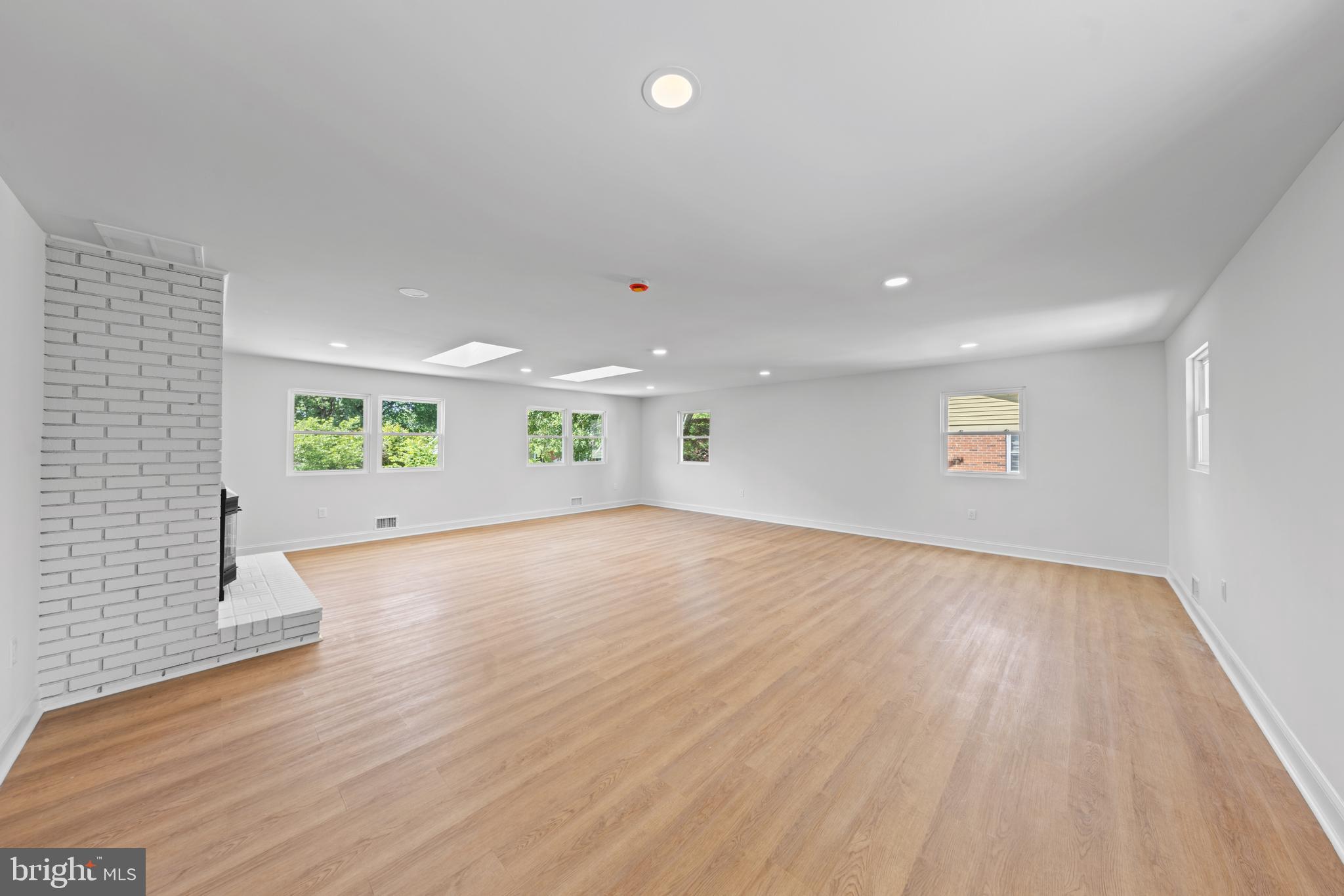 TANTALLON SQUARE - Residential