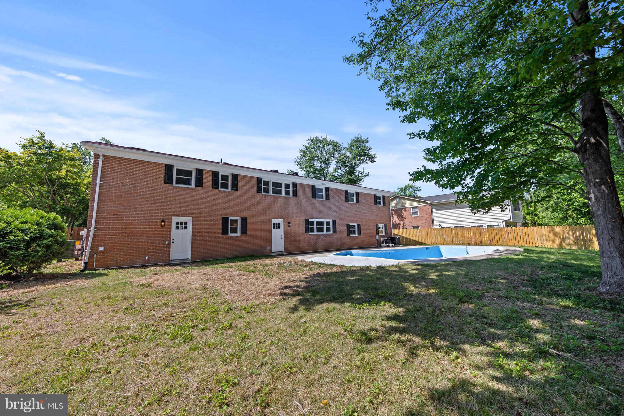 TANTALLON SQUARE - Residential
