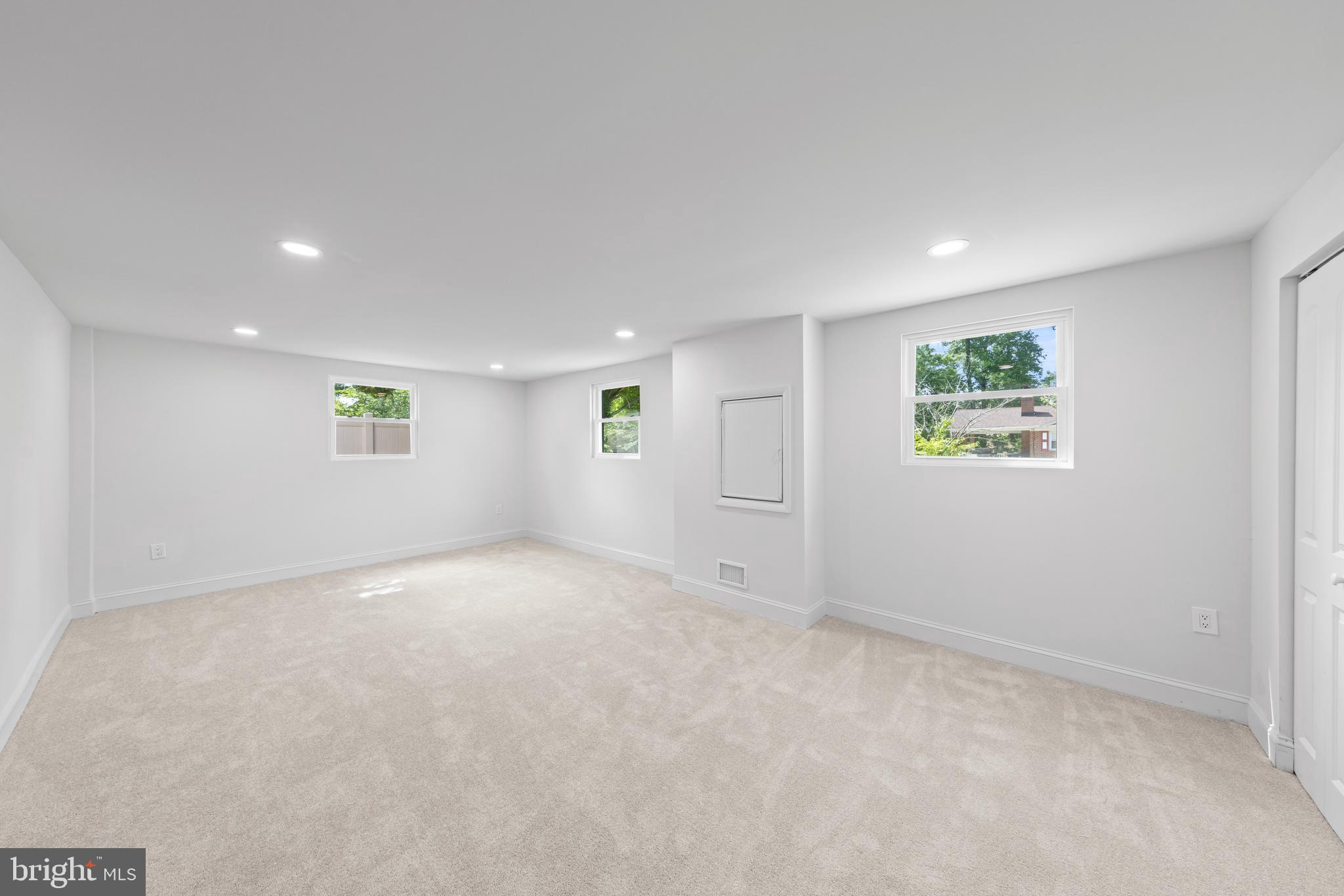 TANTALLON SQUARE - Residential