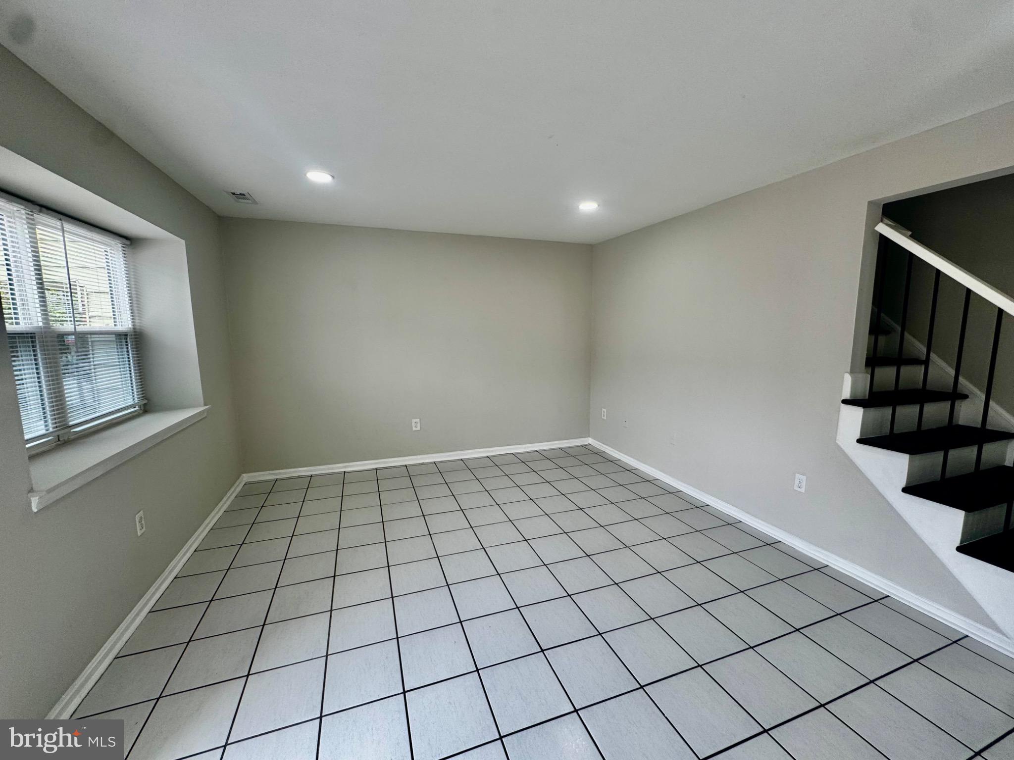 HERITAGE HILL CONDO - Residential Lease