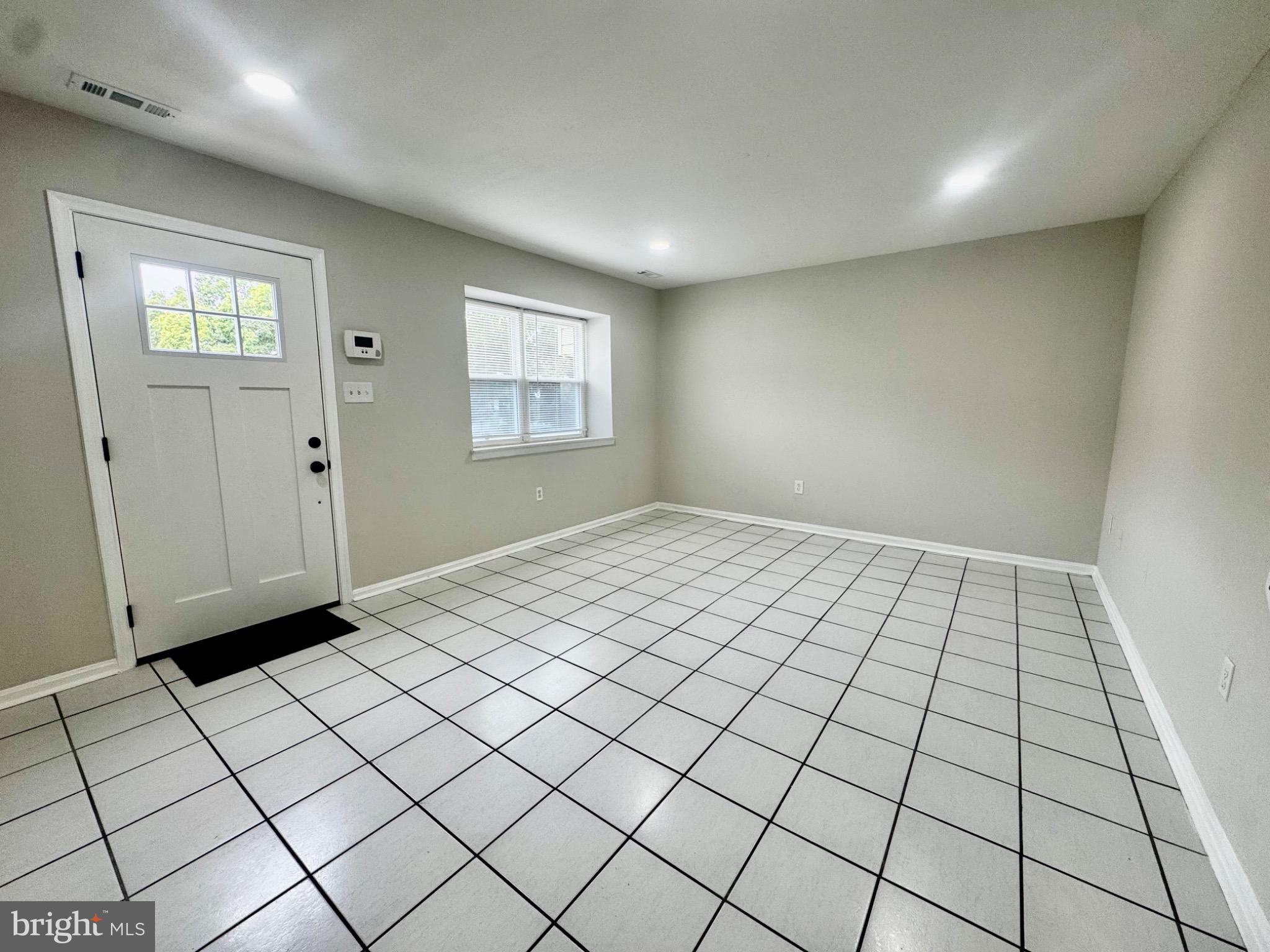 HERITAGE HILL CONDO - Residential Lease