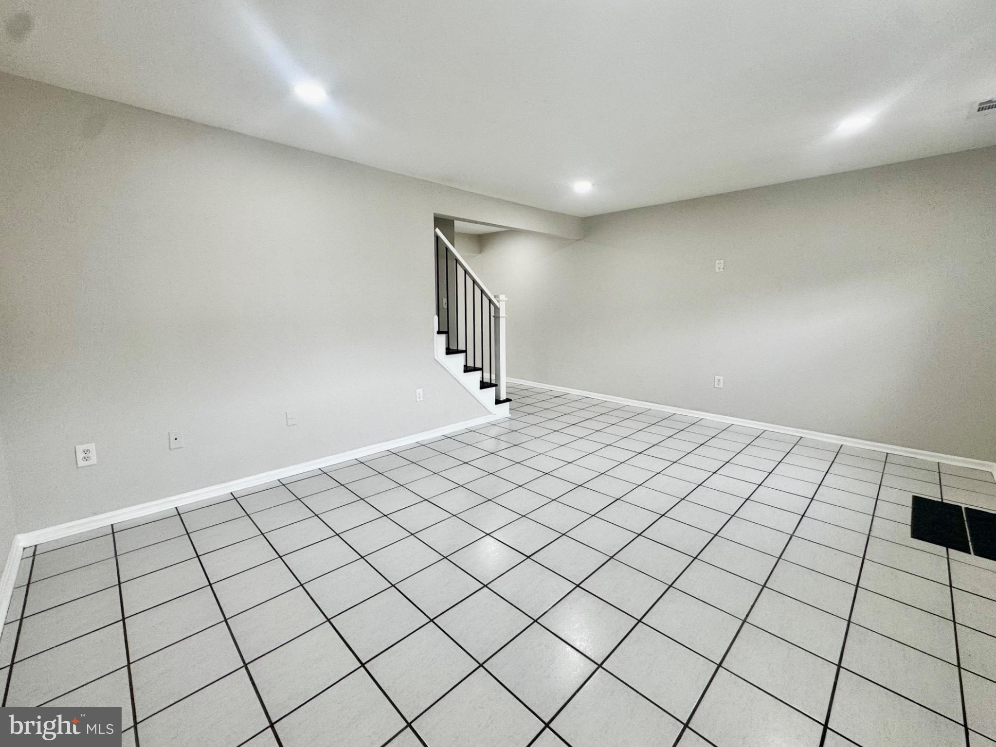 HERITAGE HILL CONDO - Residential Lease