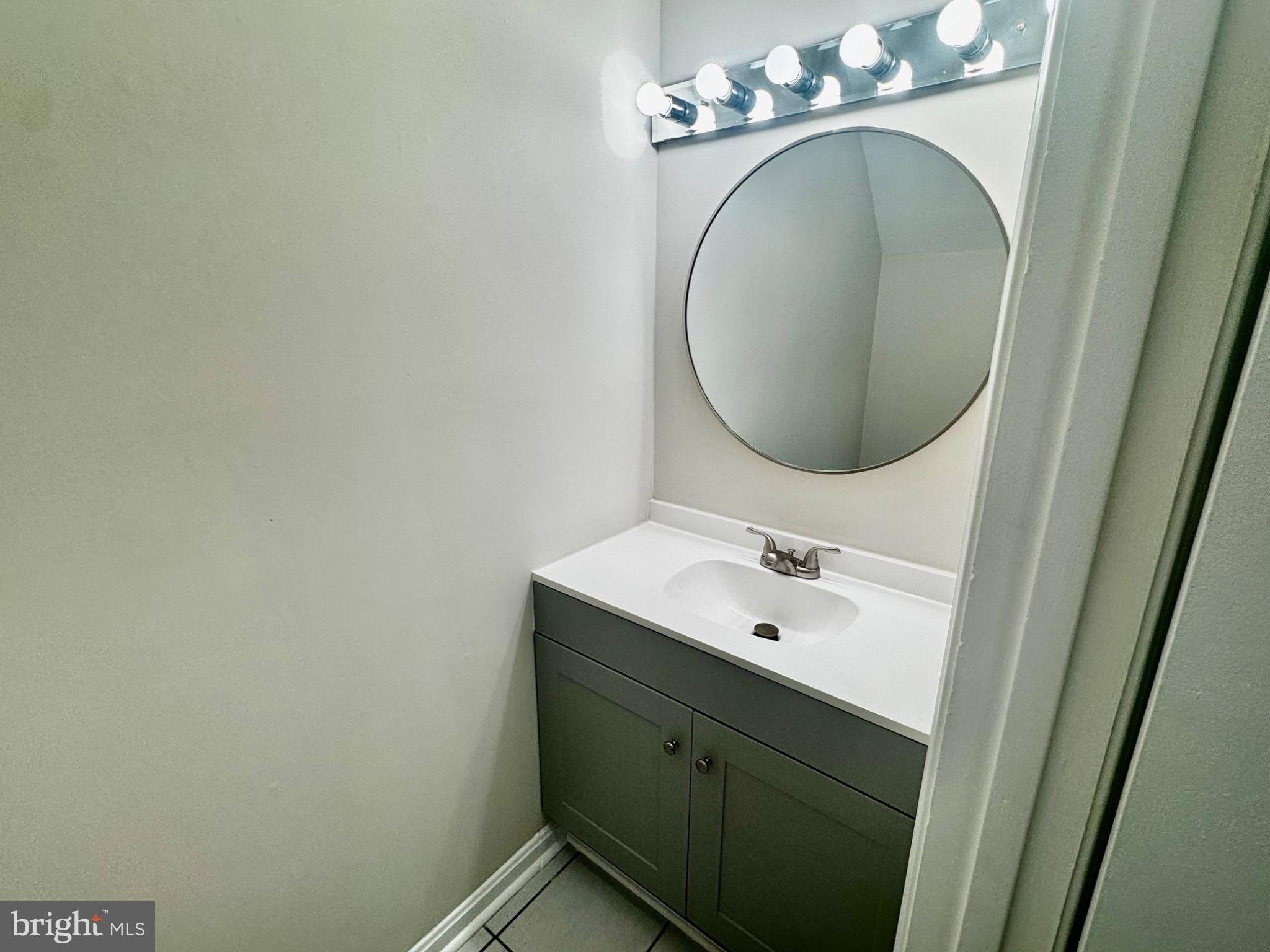 HERITAGE HILL CONDO - Residential Lease