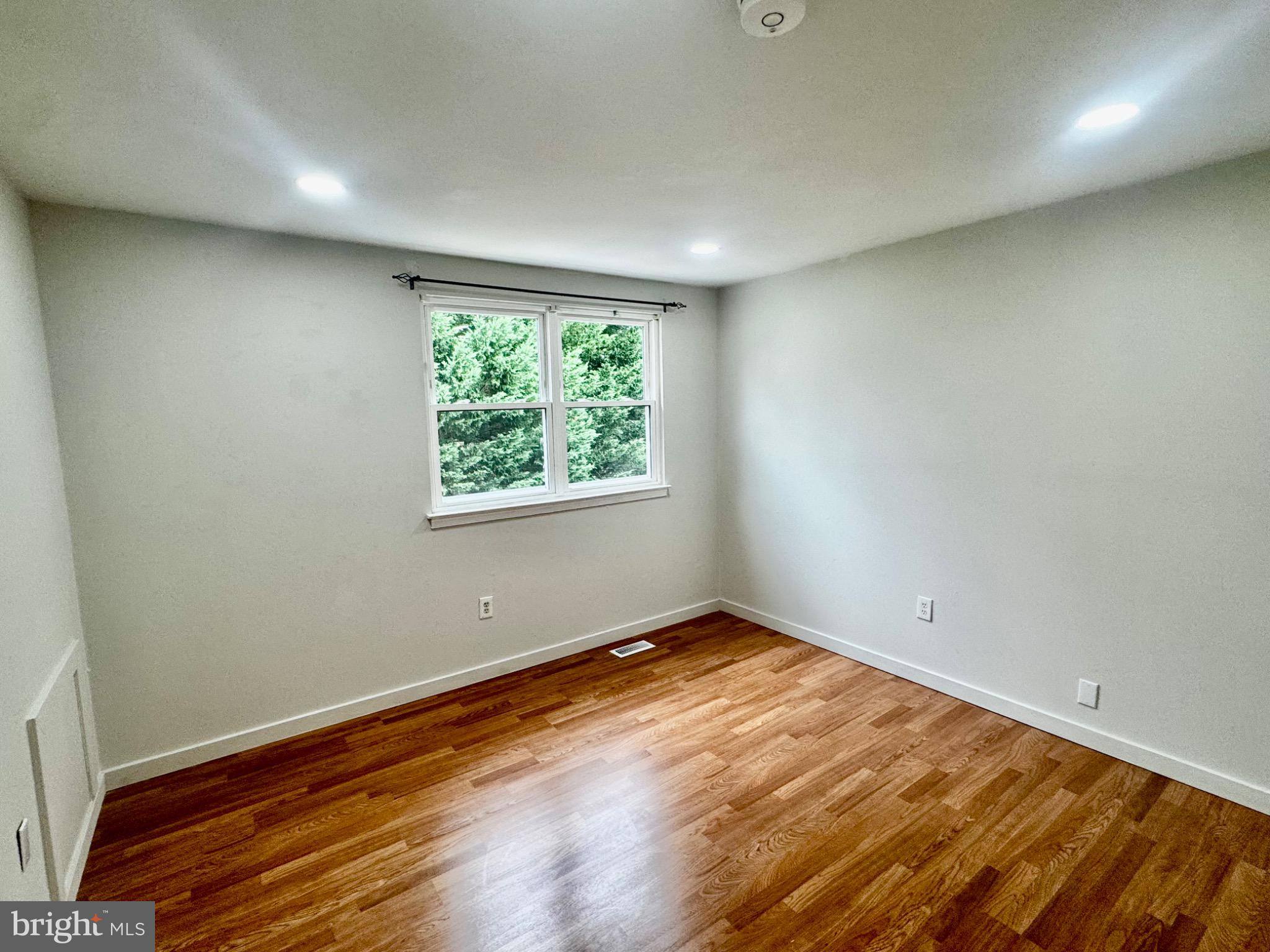 HERITAGE HILL CONDO - Residential Lease