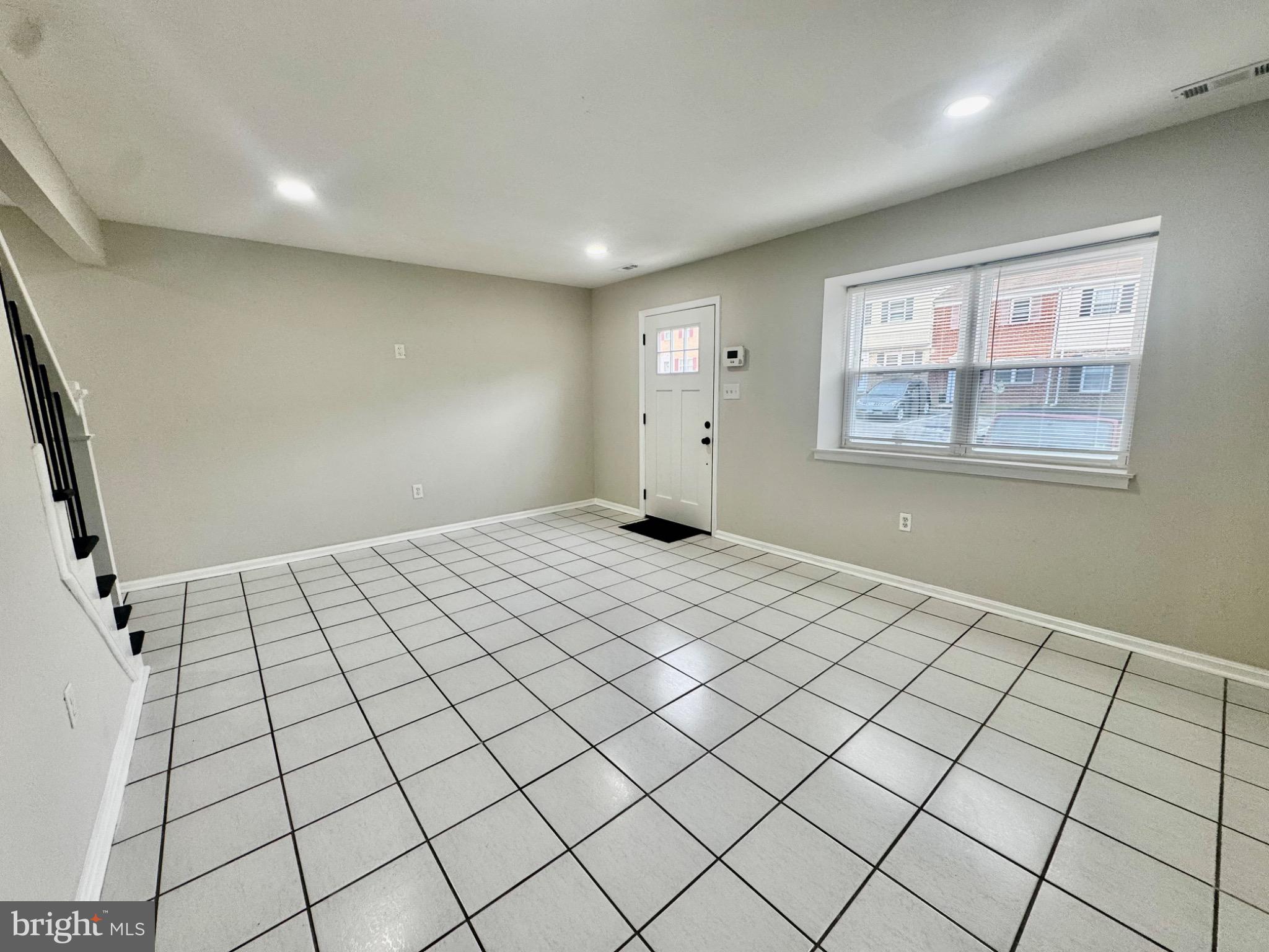 HERITAGE HILL CONDO - Residential Lease