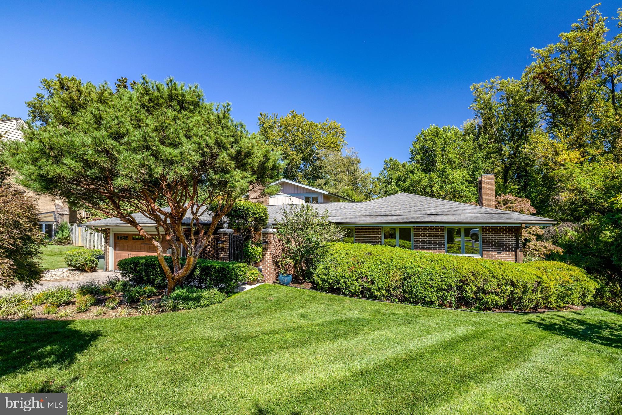 6952 KYLEAKIN COURT