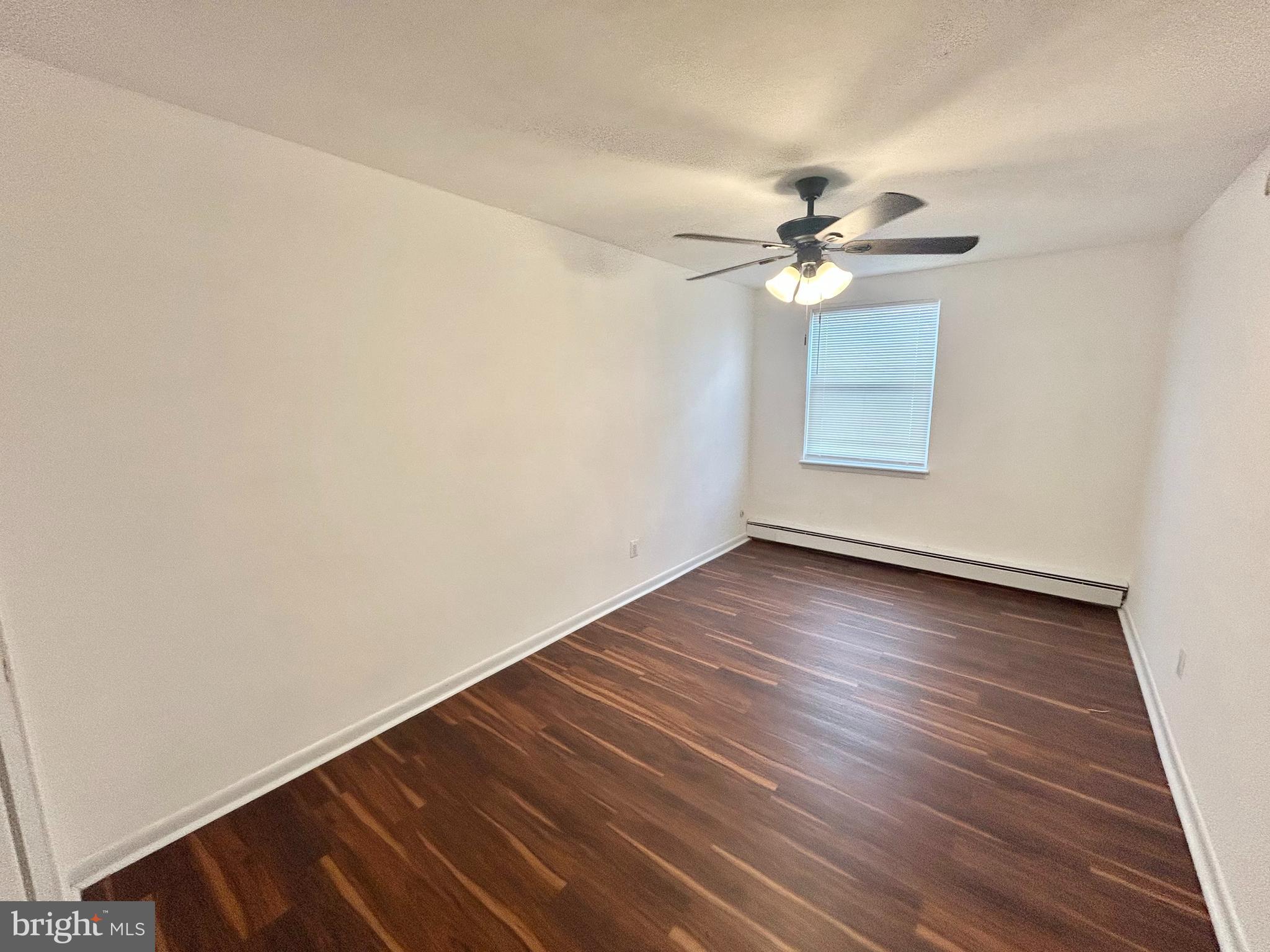 LAWNDALE - Residential Lease