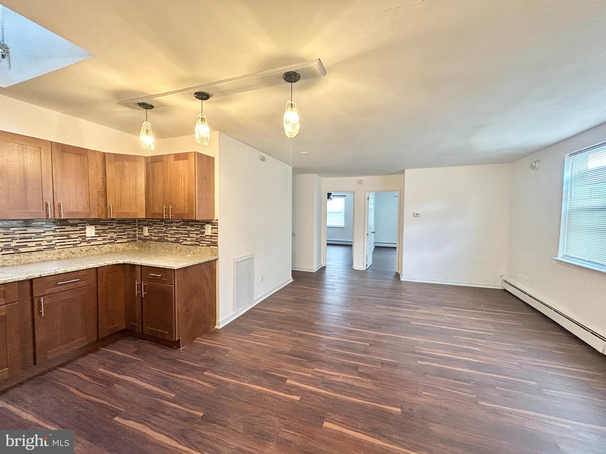 LAWNDALE - Residential Lease