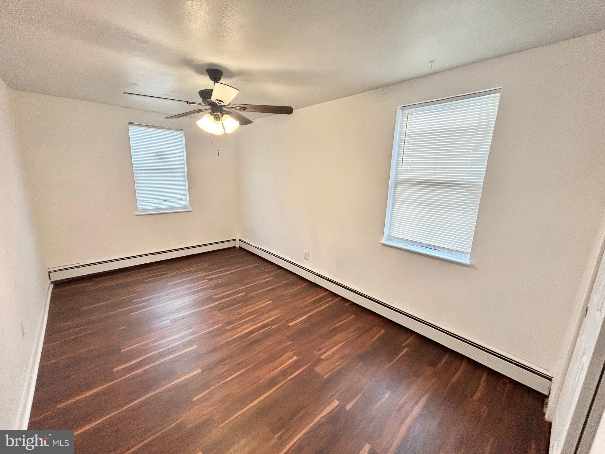 LAWNDALE - Residential Lease