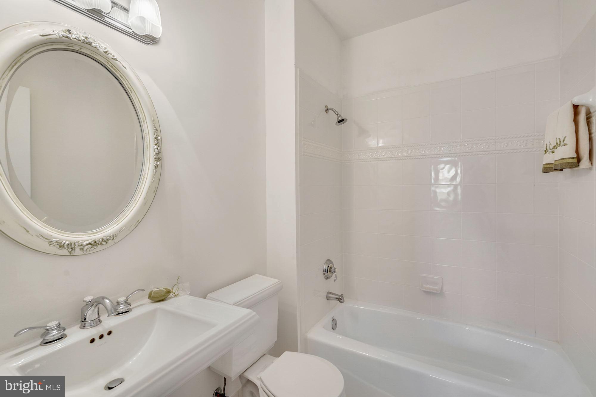 BARCLAY RIDGE - Residential