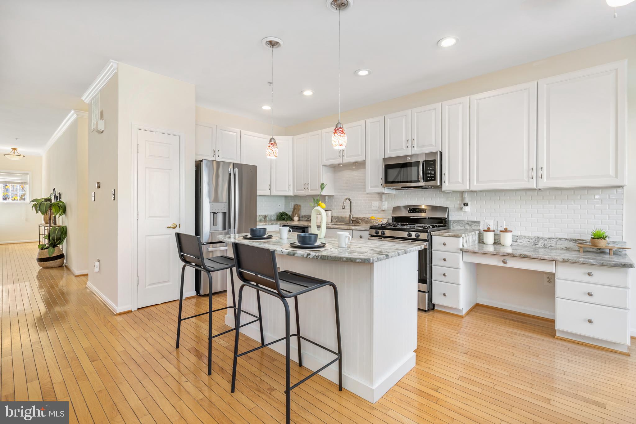 GREY ROCK VILLAS - Residential