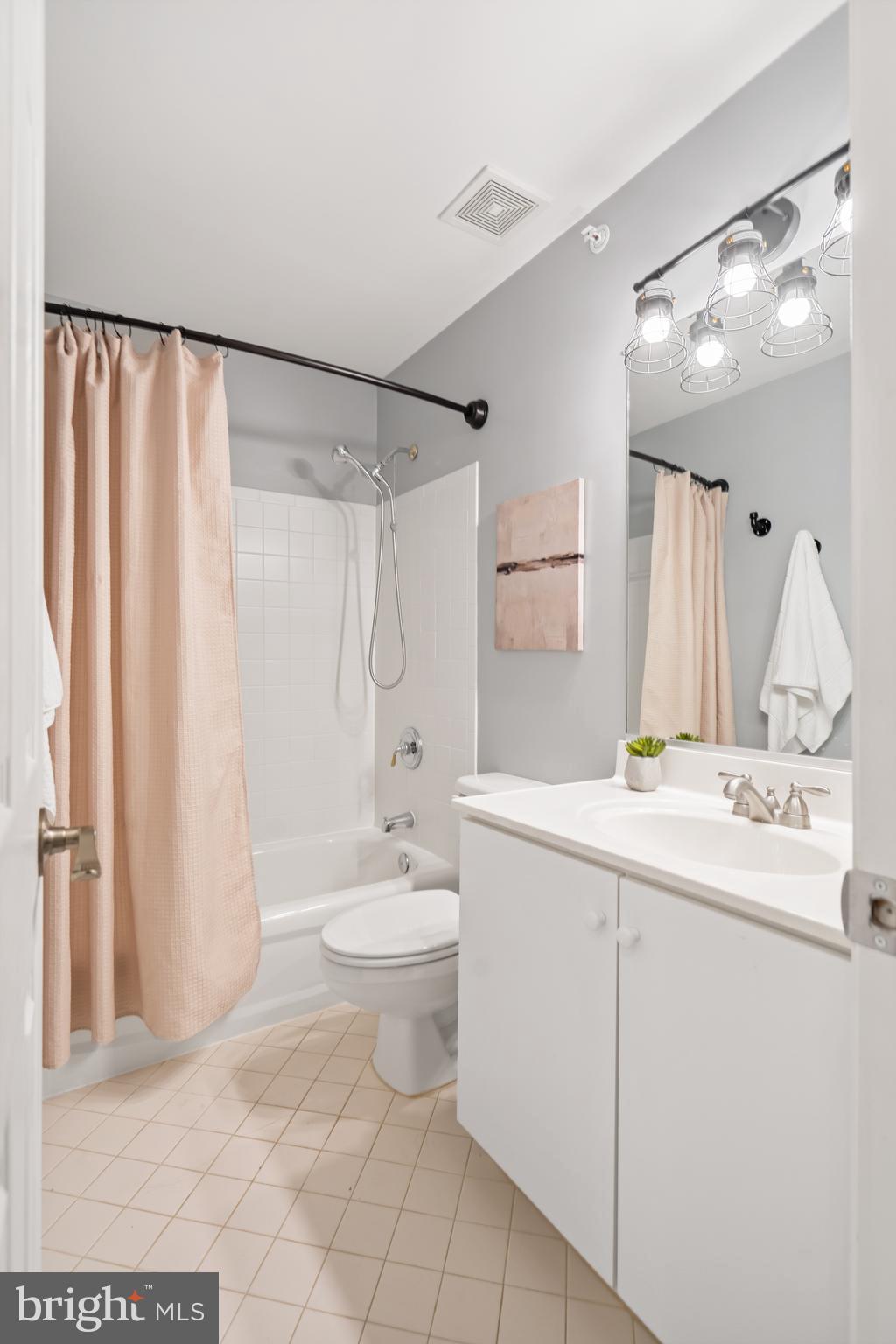 GREY ROCK VILLAS - Residential