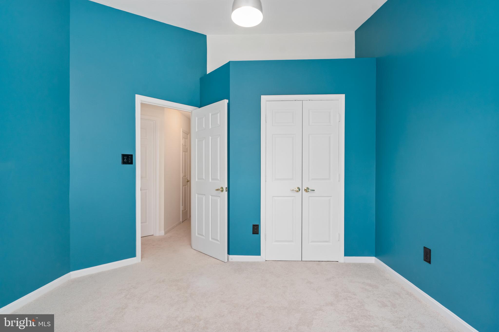 GREY ROCK VILLAS - Residential