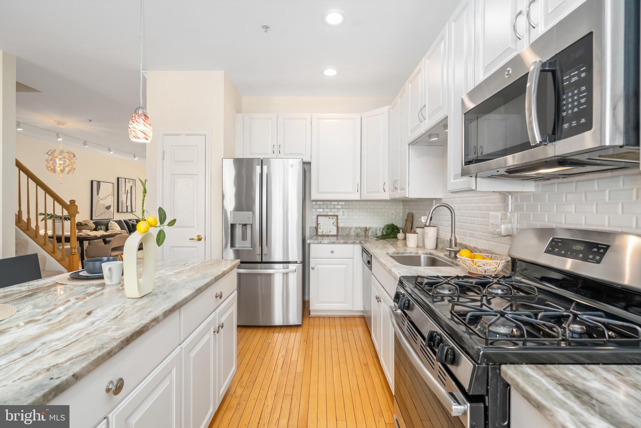 GREY ROCK VILLAS - Residential