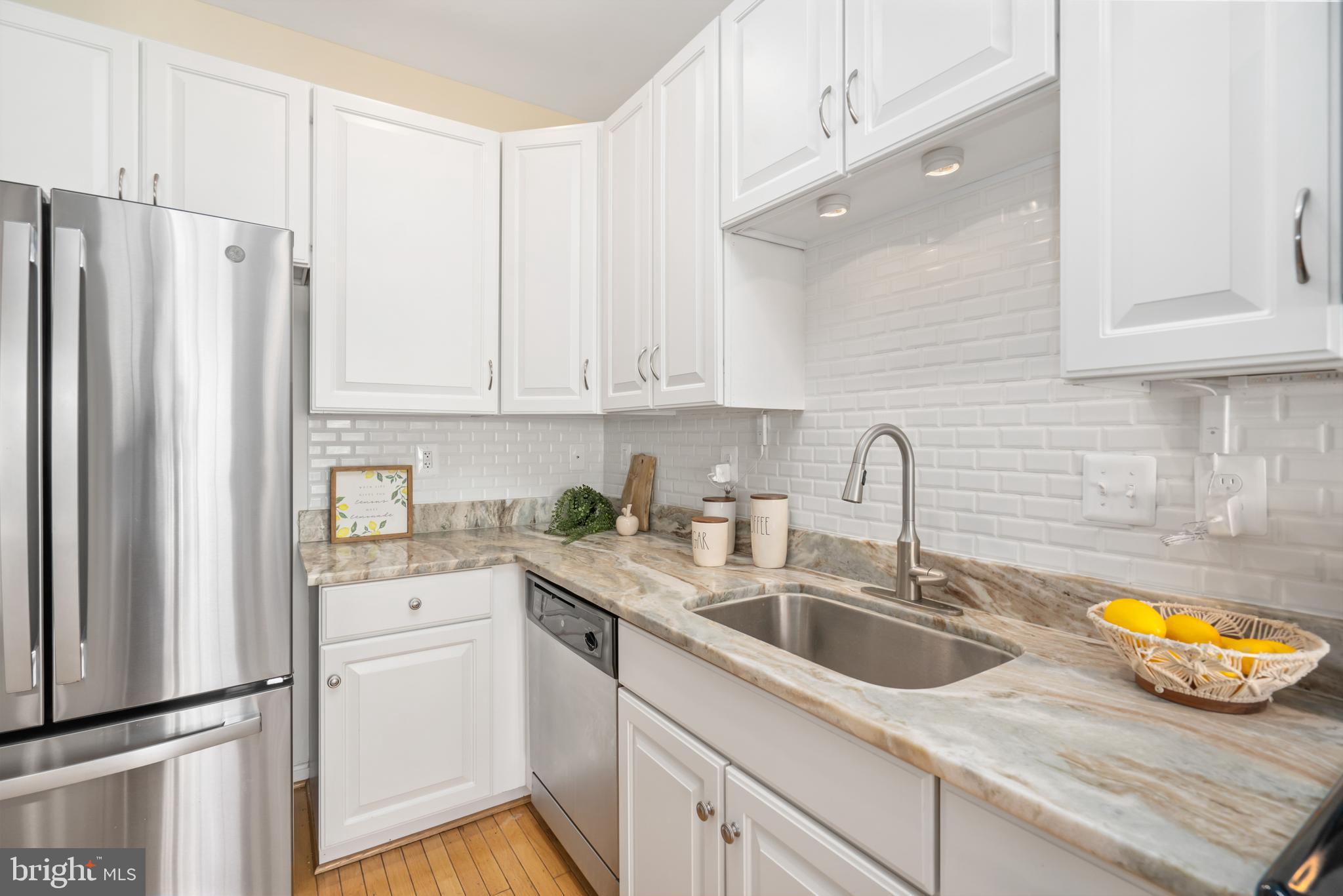 GREY ROCK VILLAS - Residential