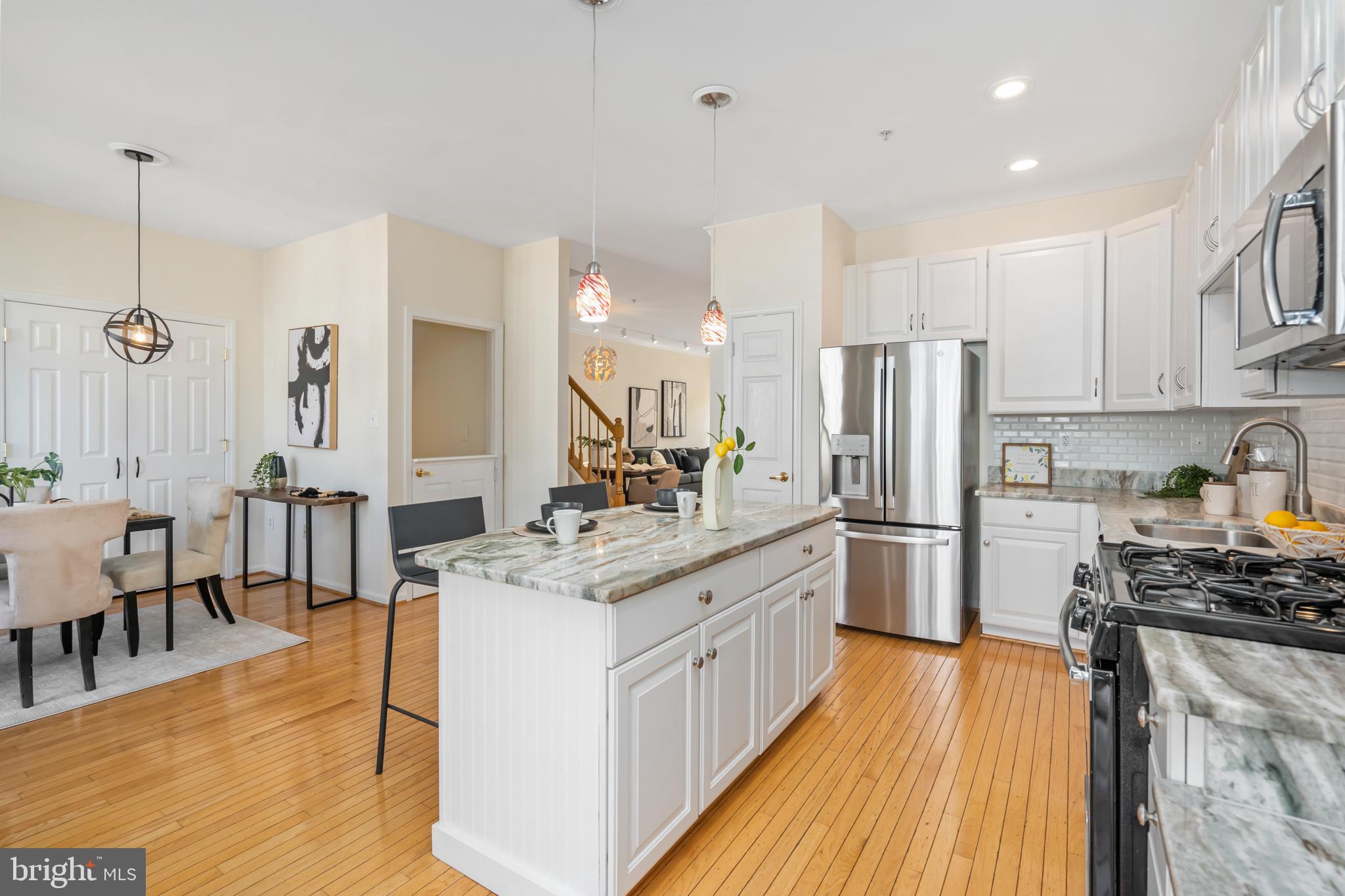 GREY ROCK VILLAS - Residential