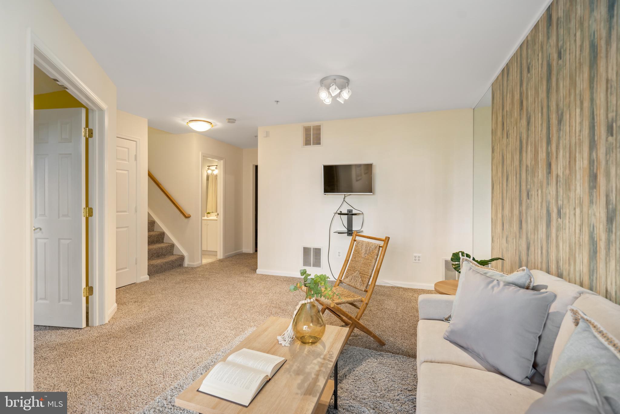 GREY ROCK VILLAS - Residential