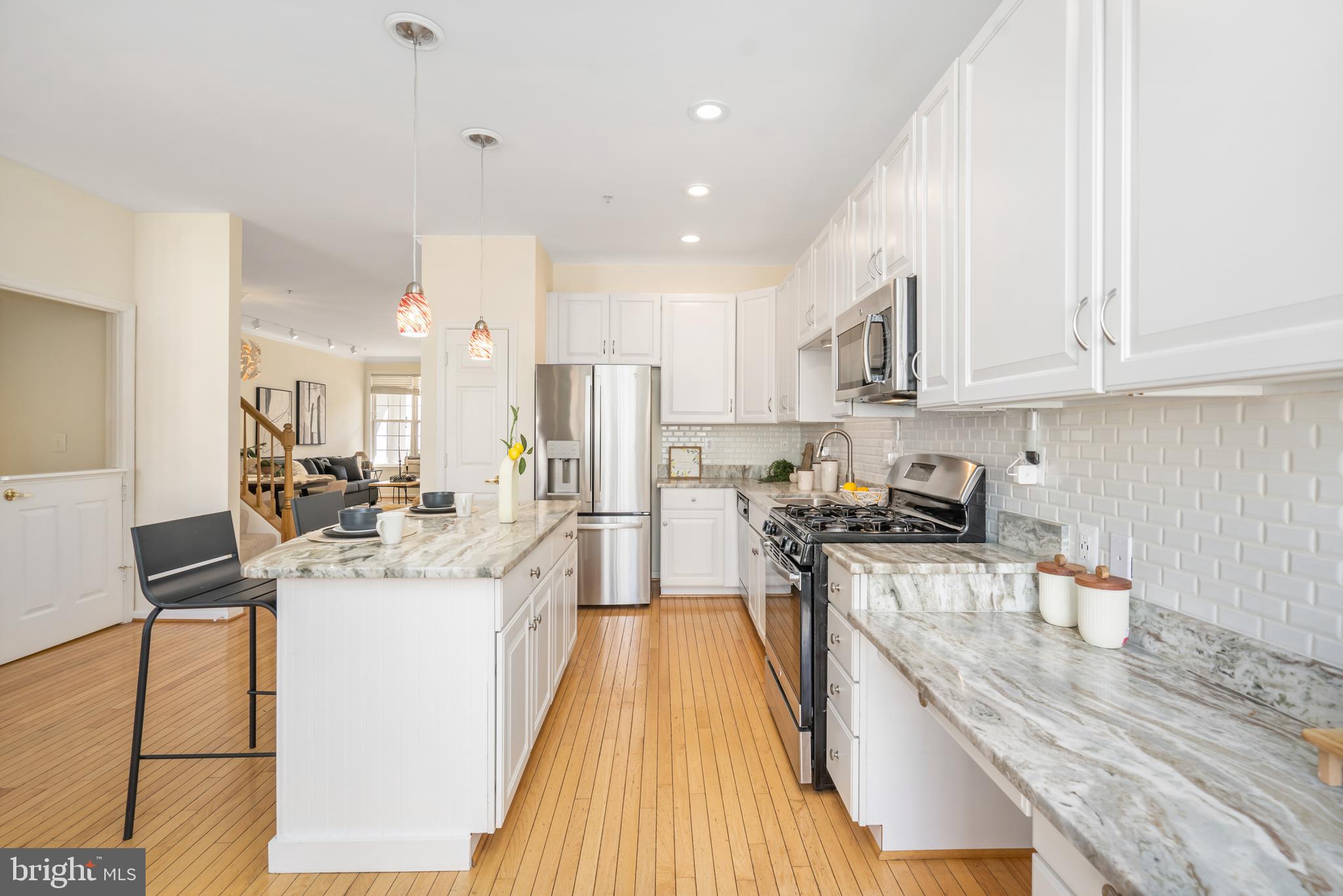 GREY ROCK VILLAS - Residential