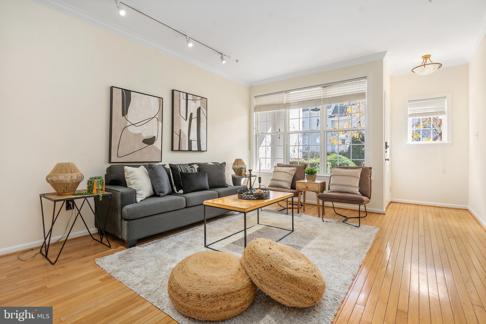 GREY ROCK VILLAS - Residential