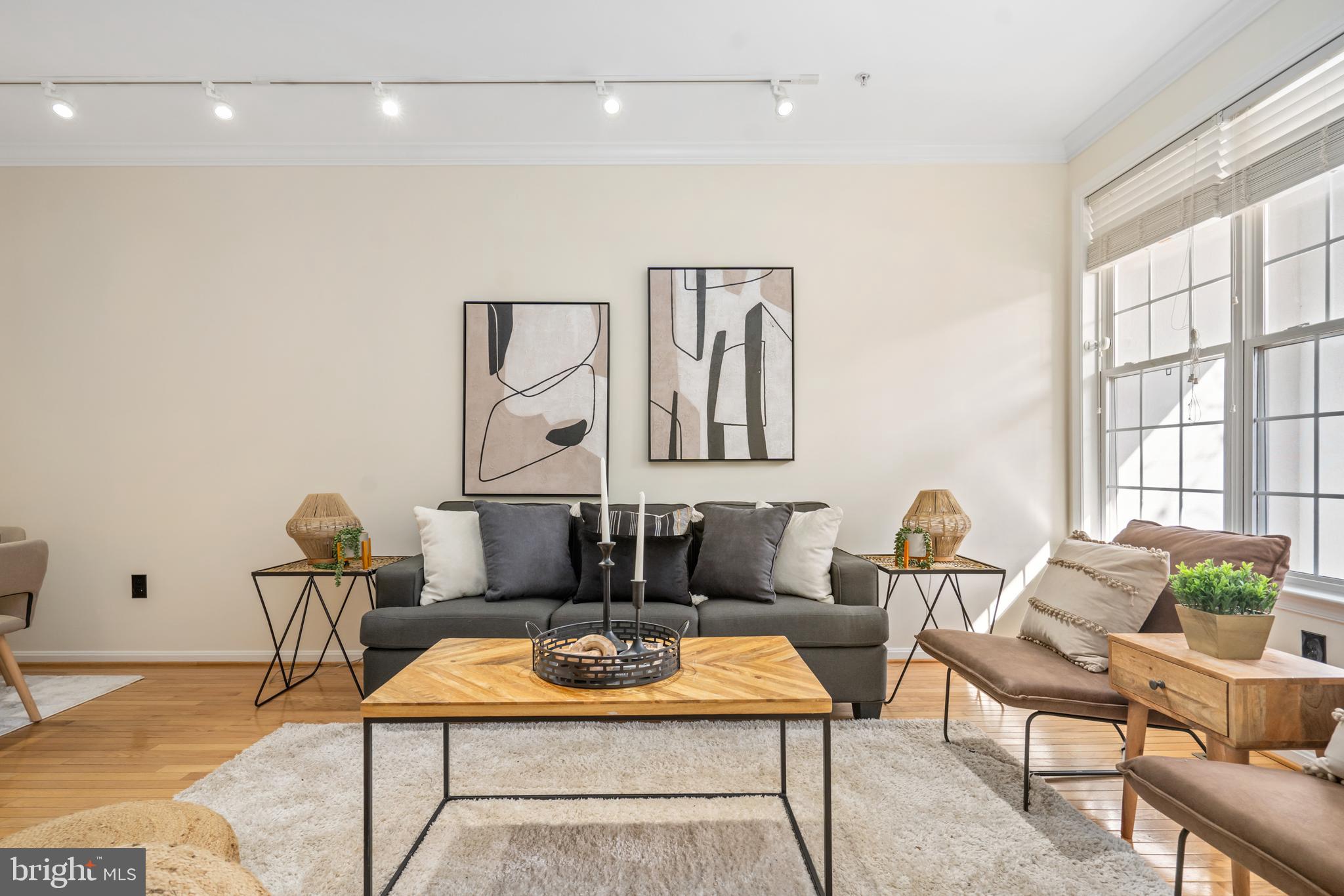 GREY ROCK VILLAS - Residential