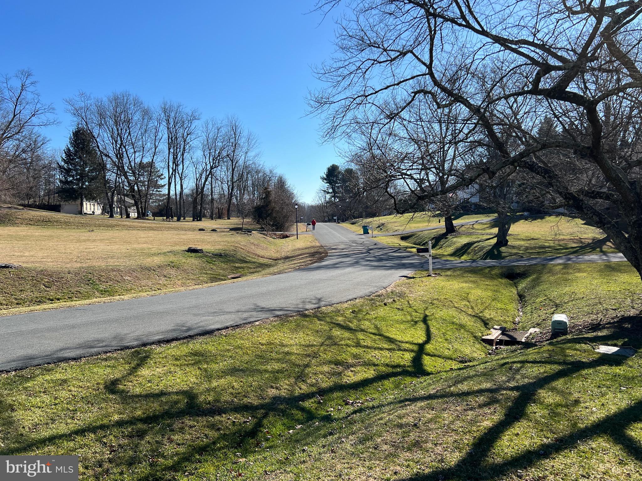 LAYTONSVILLE KNOLLS - Residential