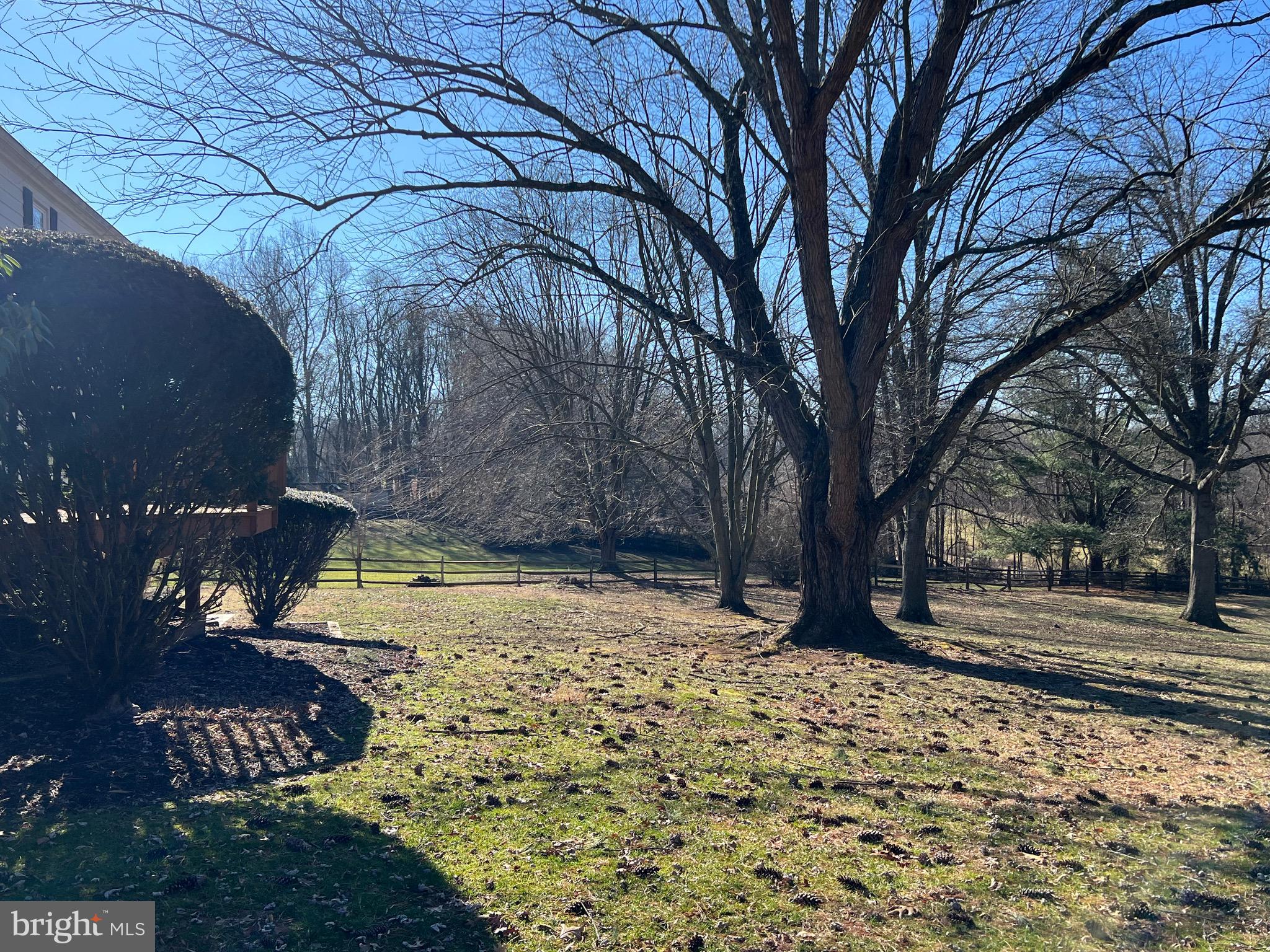 LAYTONSVILLE KNOLLS - Residential
