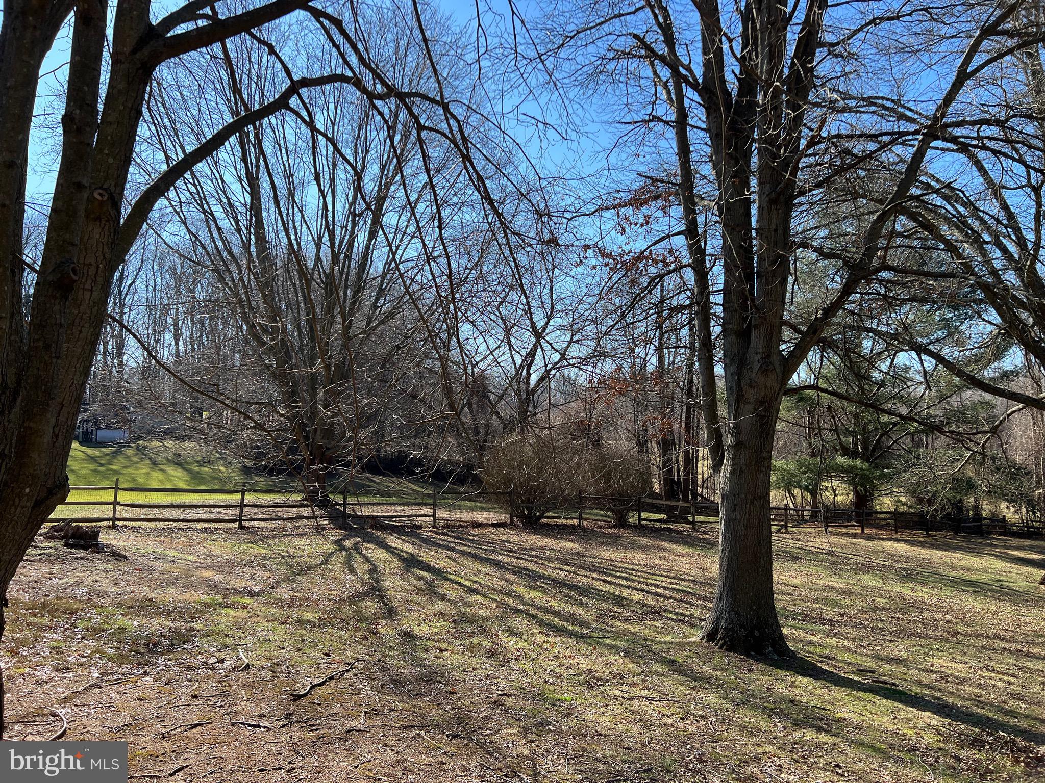 LAYTONSVILLE KNOLLS - Residential