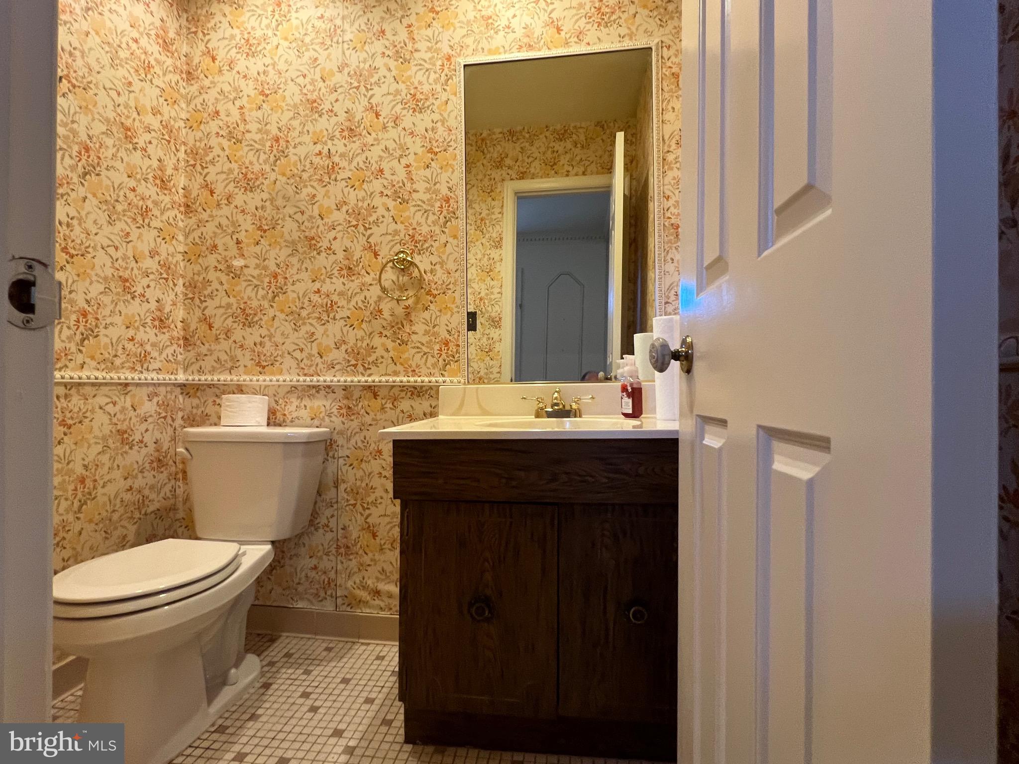 LAYTONSVILLE KNOLLS - Residential