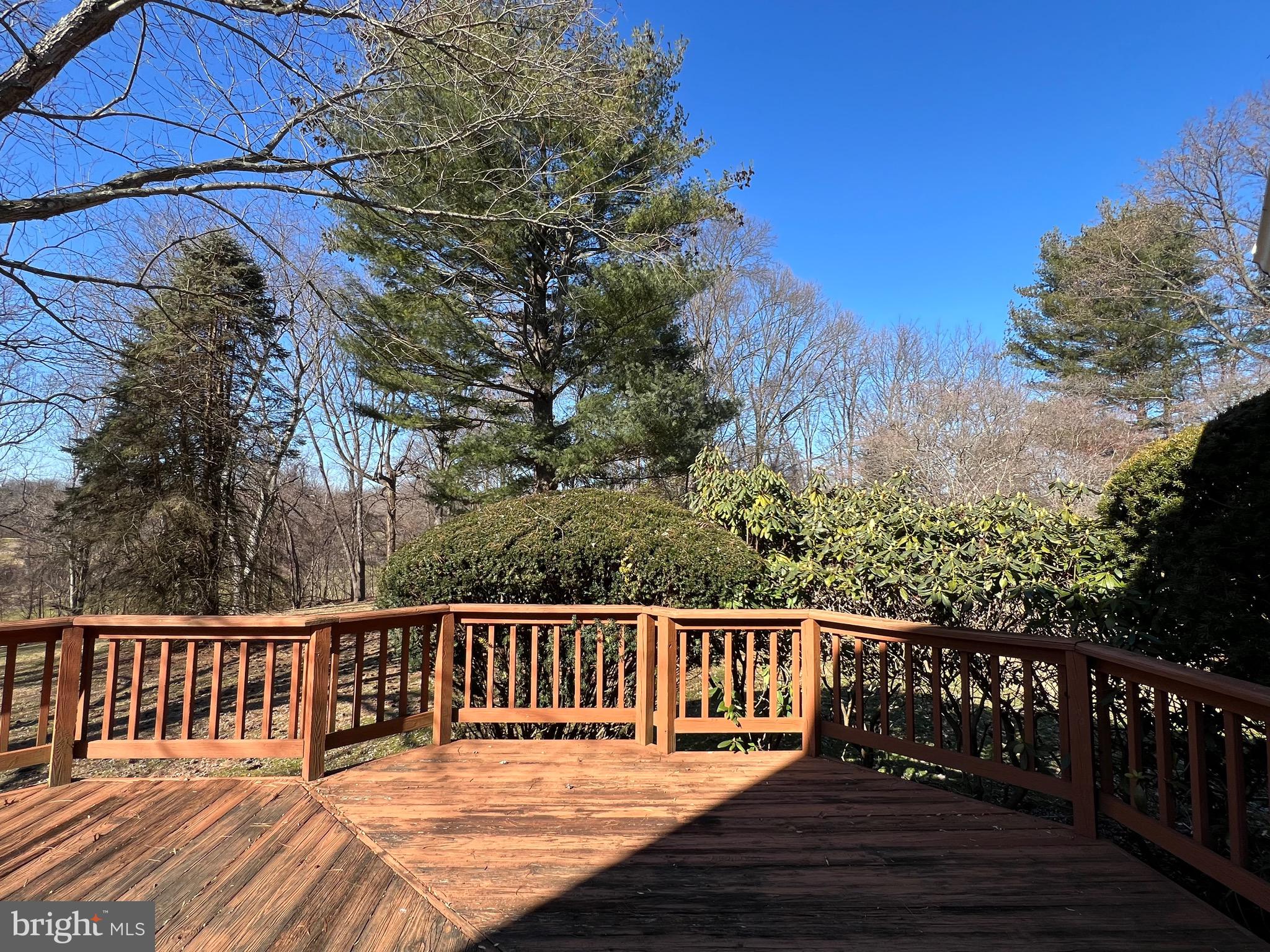 LAYTONSVILLE KNOLLS - Residential