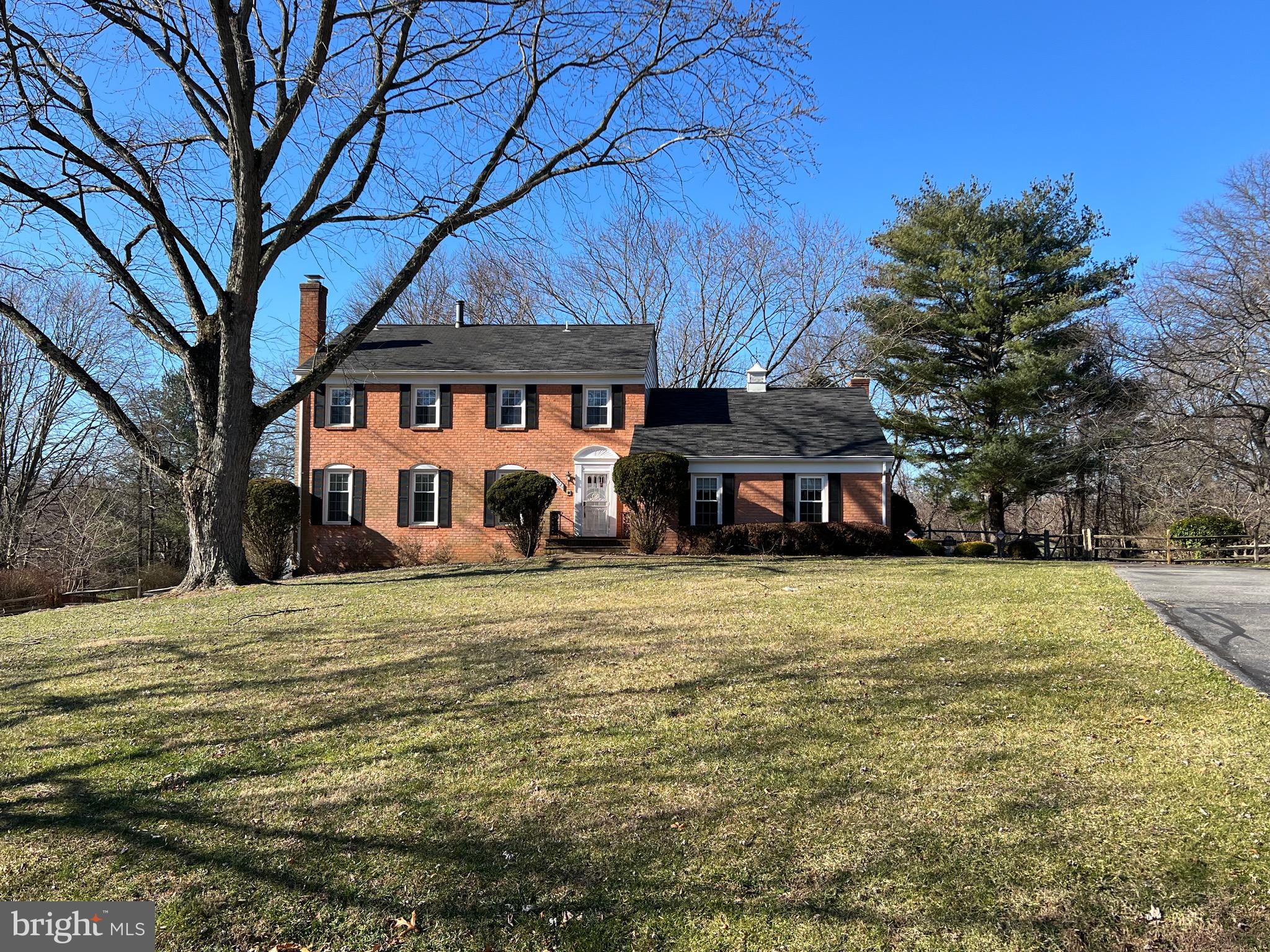 LAYTONSVILLE KNOLLS - Residential