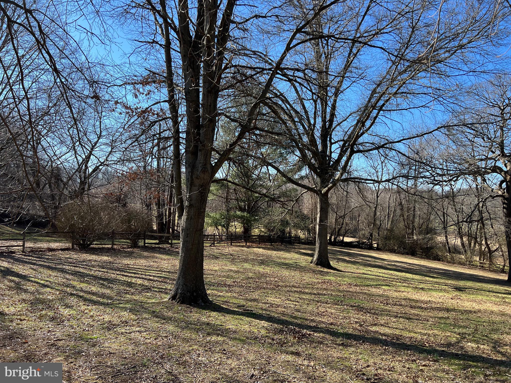 LAYTONSVILLE KNOLLS - Residential