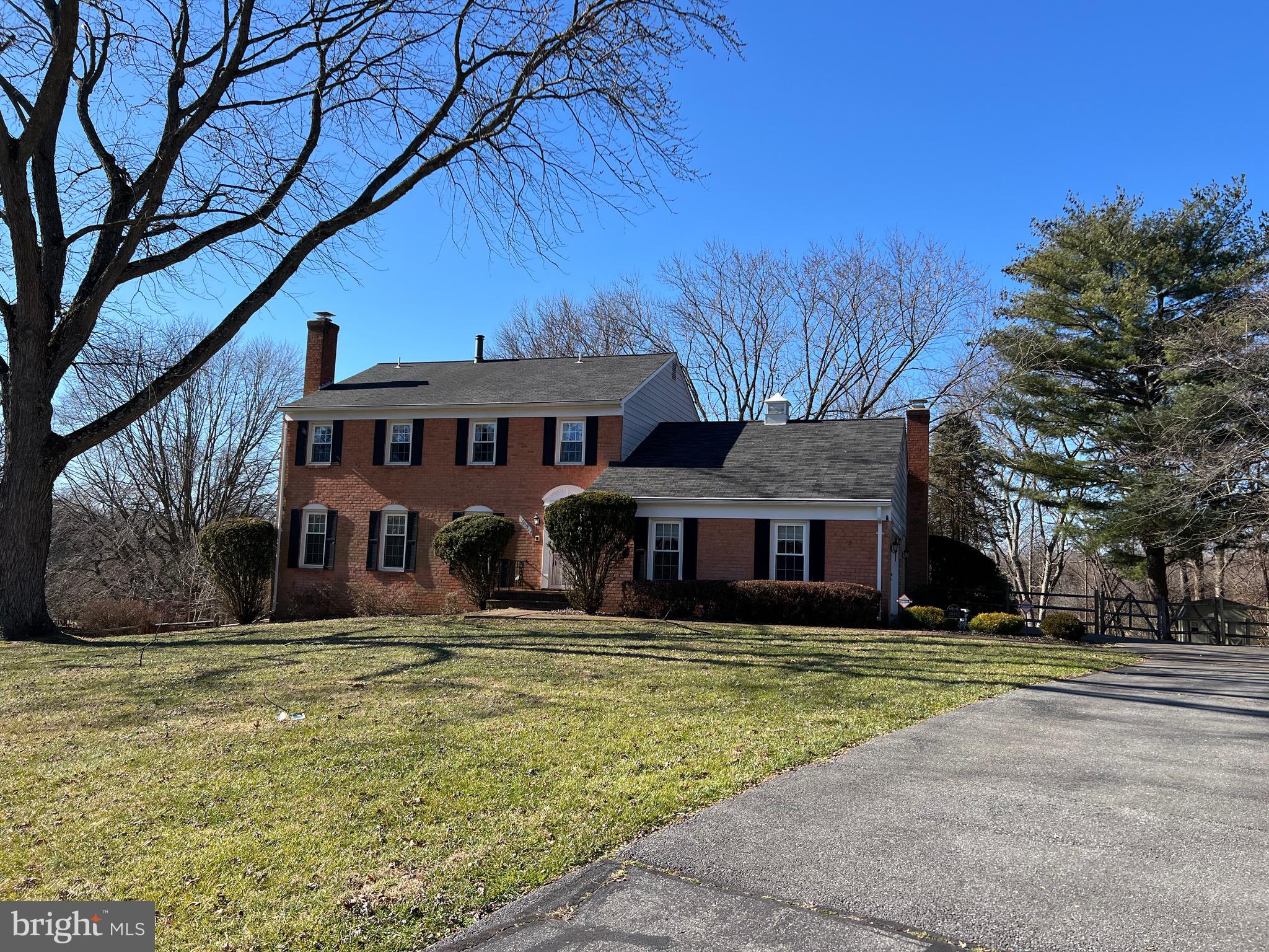 LAYTONSVILLE KNOLLS - Residential