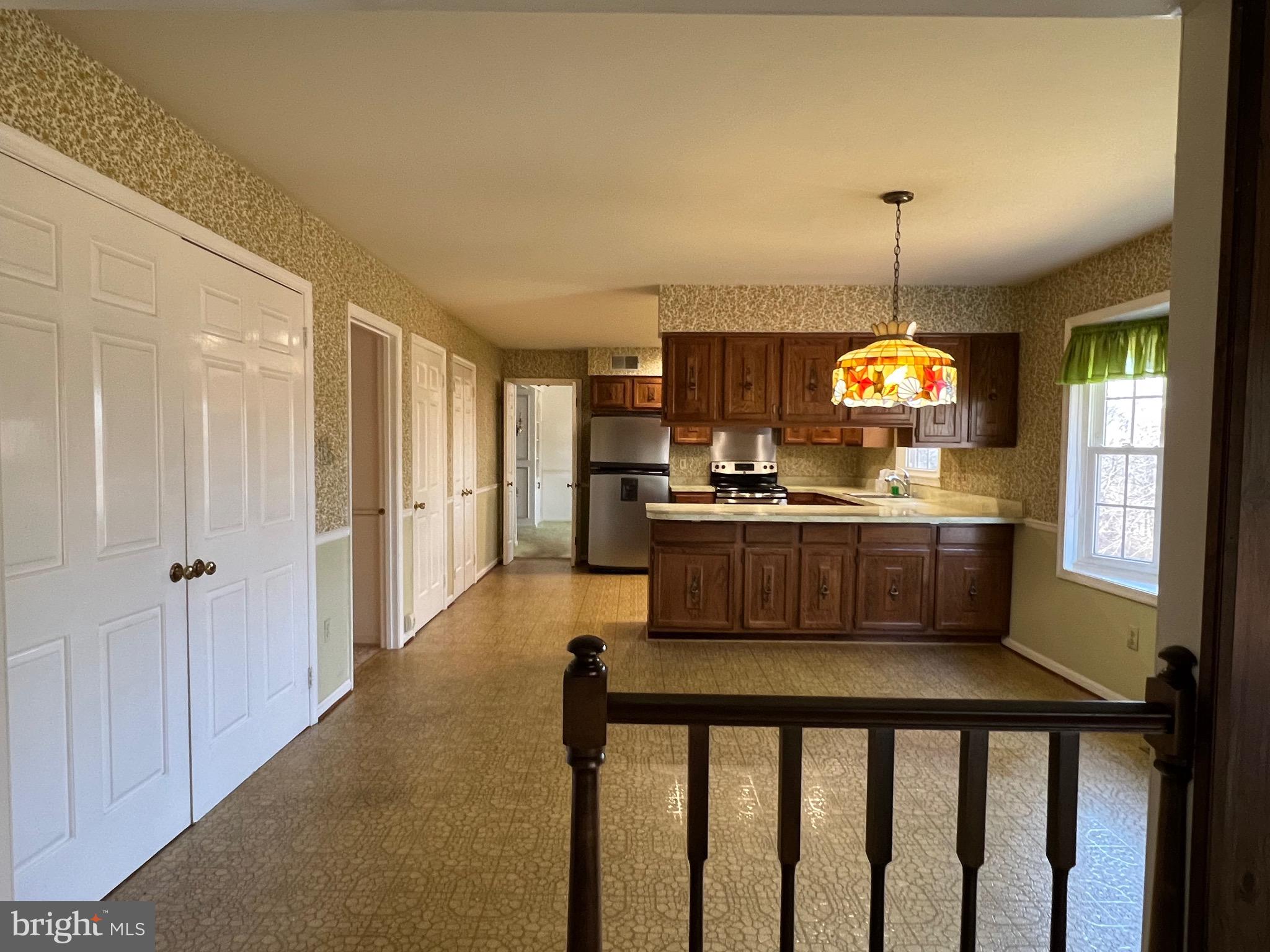 LAYTONSVILLE KNOLLS - Residential