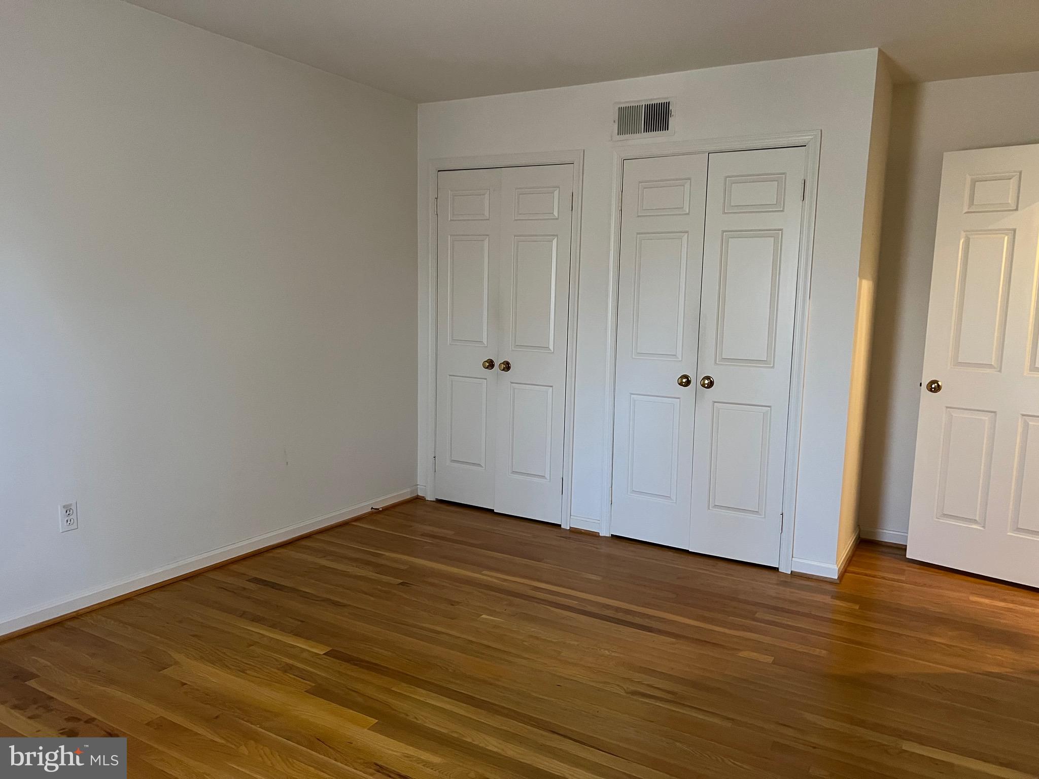 LAYTONSVILLE KNOLLS - Residential