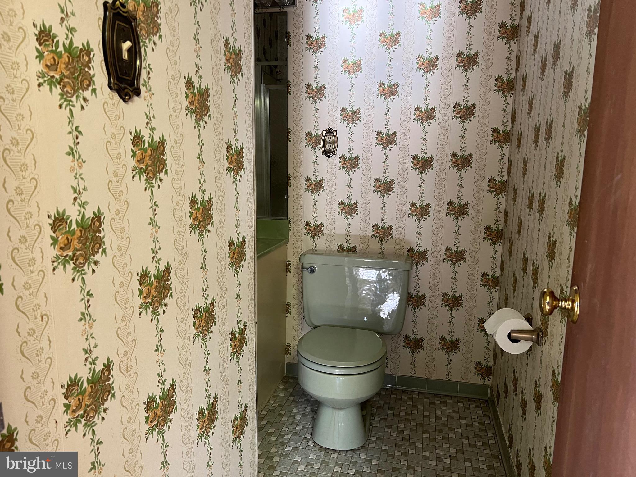 LAYTONSVILLE KNOLLS - Residential