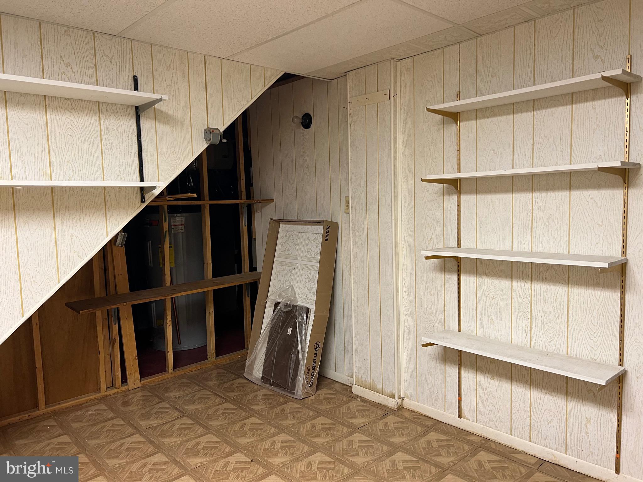 LAYTONSVILLE KNOLLS - Residential