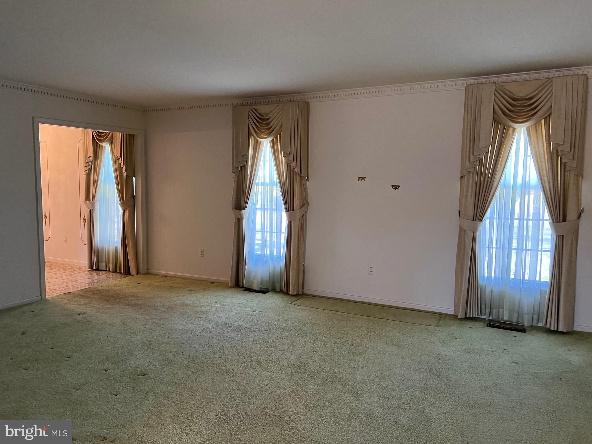 LAYTONSVILLE KNOLLS - Residential